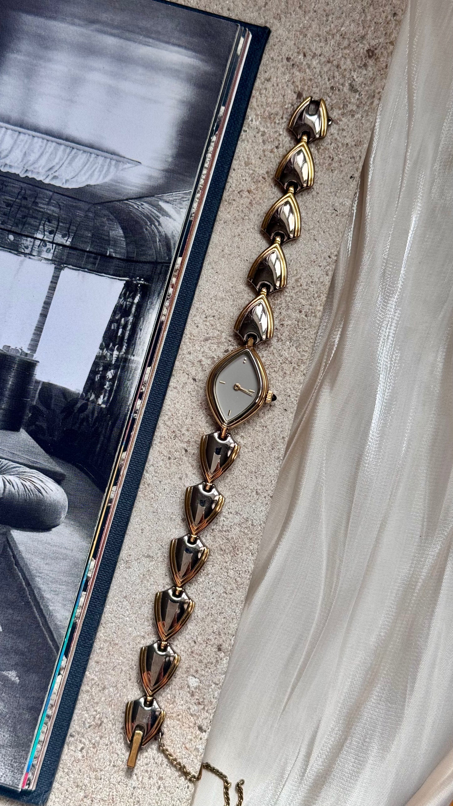 Pola by Citizen vintage watch