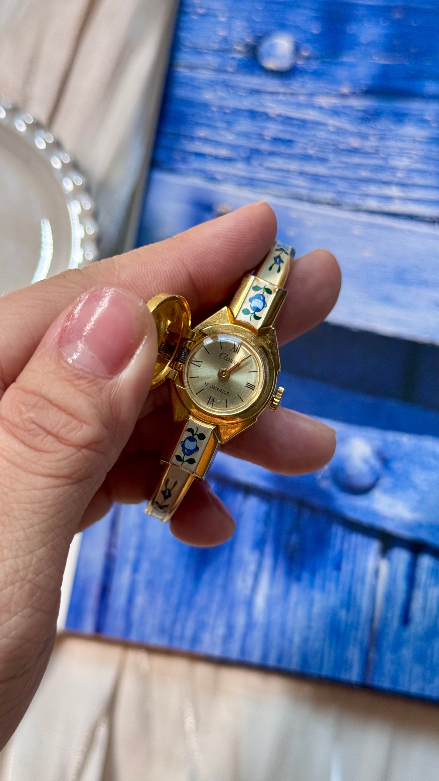 Clovat Peekaboo vintage watch - Manual Wind 17 jewels