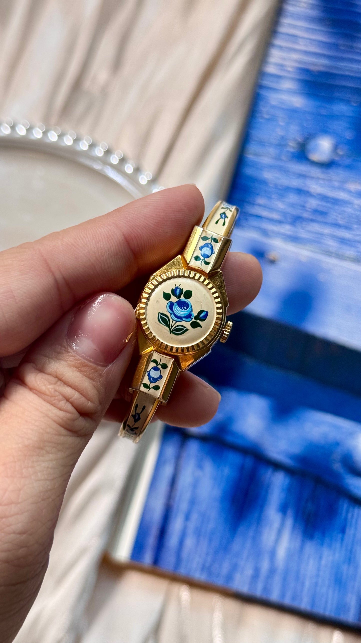 Clovat Peekaboo vintage watch - Manual Wind 17 jewels