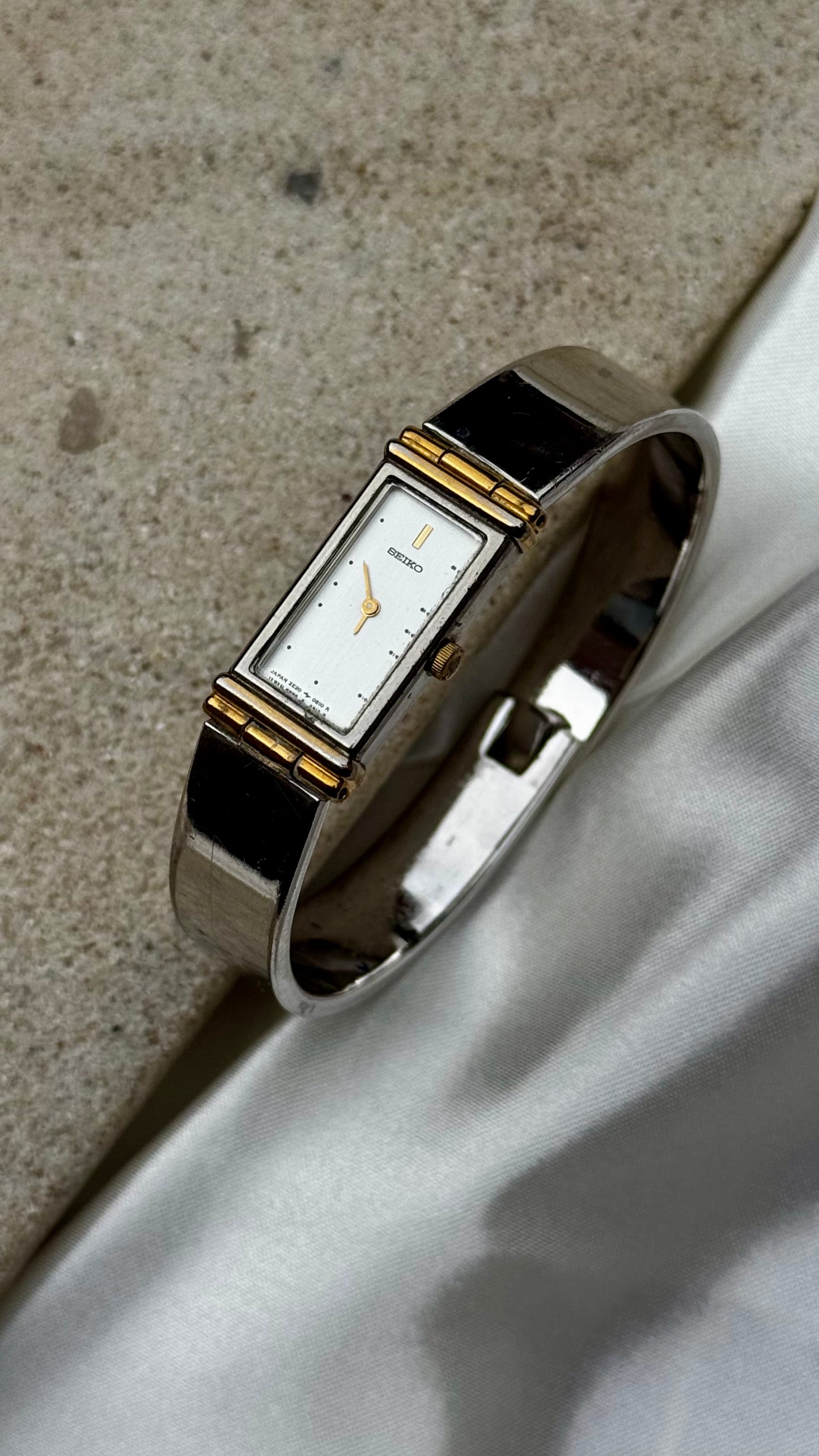 Super Rare Seiko Vintage Bangle Tank Watch 1996
