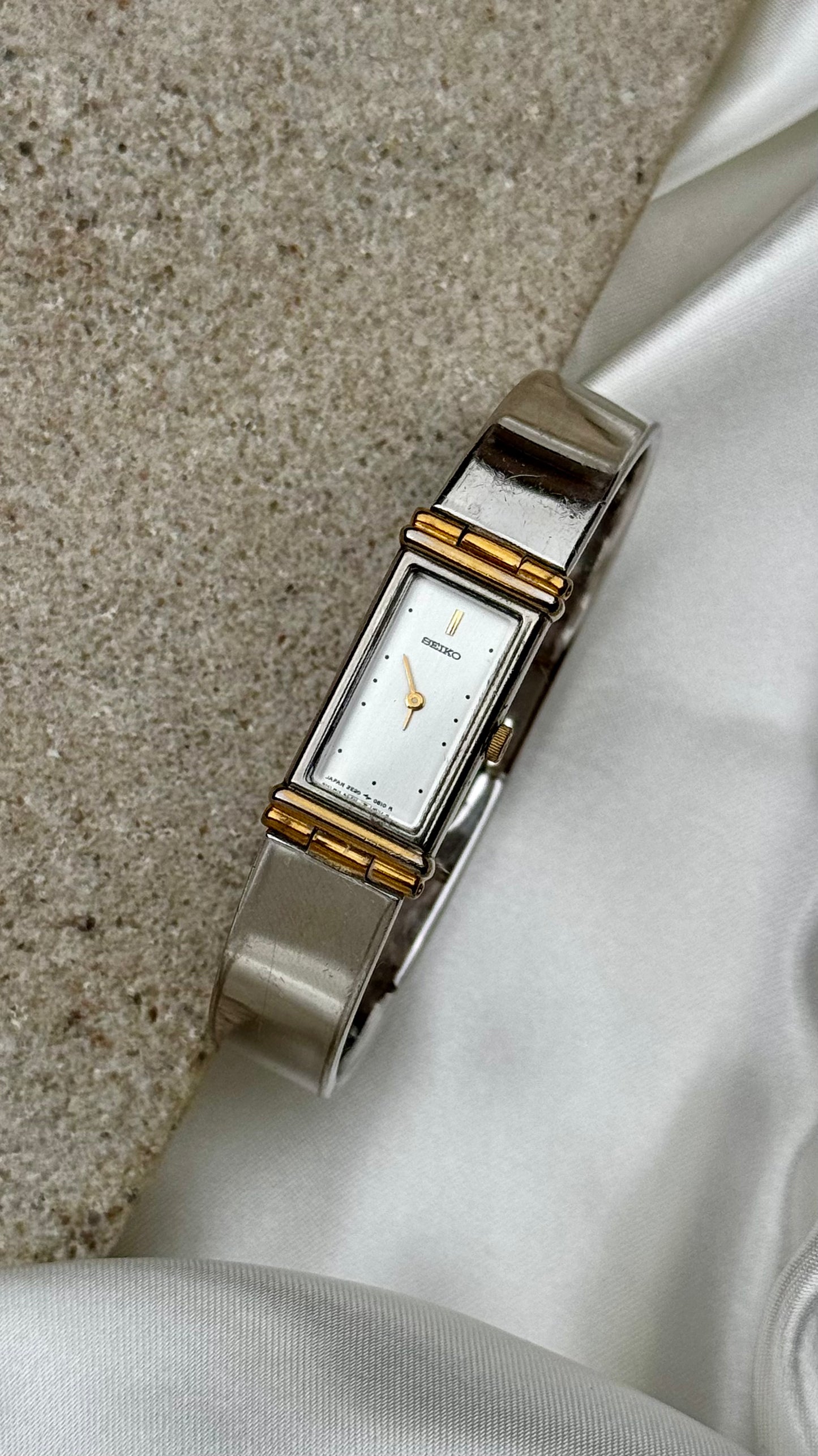 Super Rare Seiko Vintage Bangle Tank Watch 1996