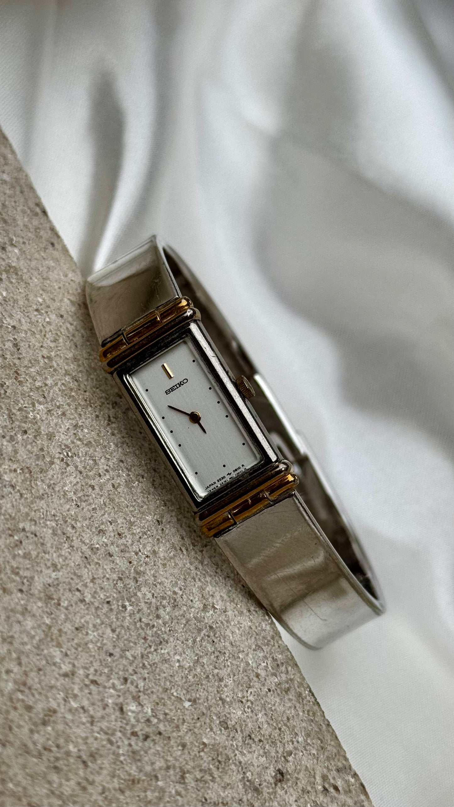 Super Rare Seiko Vintage Bangle Tank Watch 1996