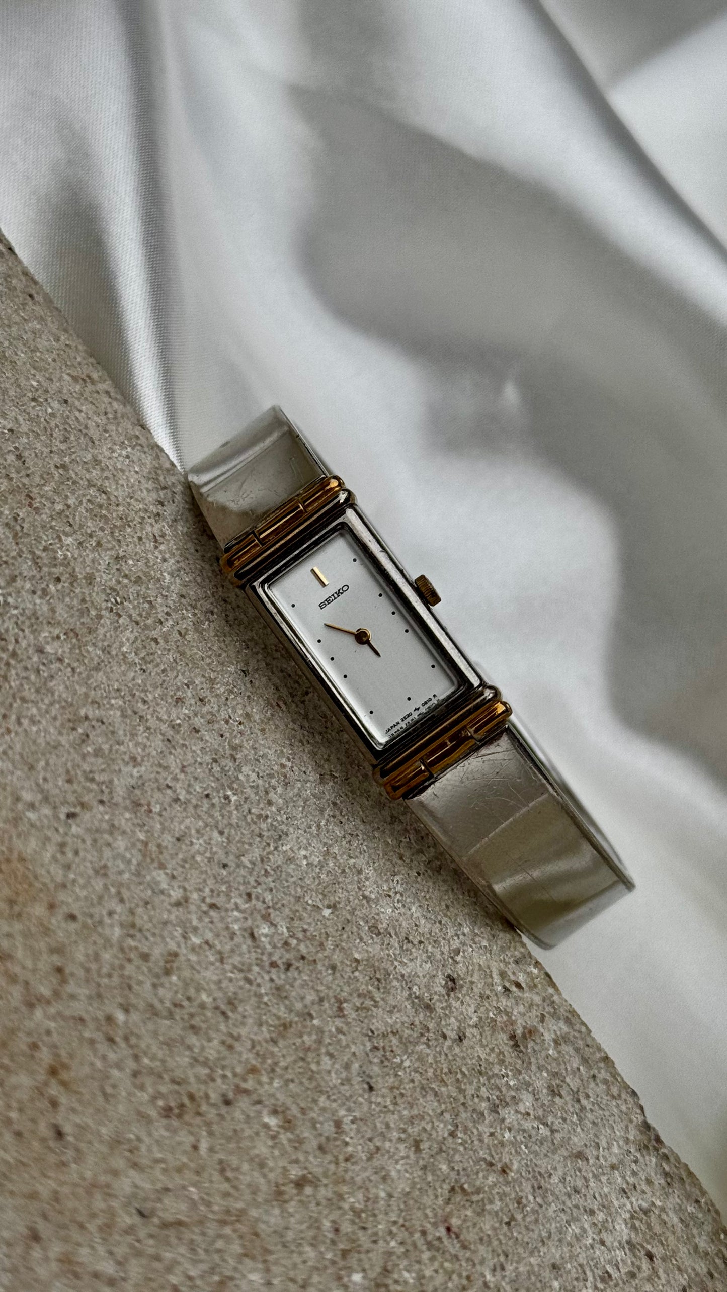 Super Rare Seiko Vintage Bangle Tank Watch 1996