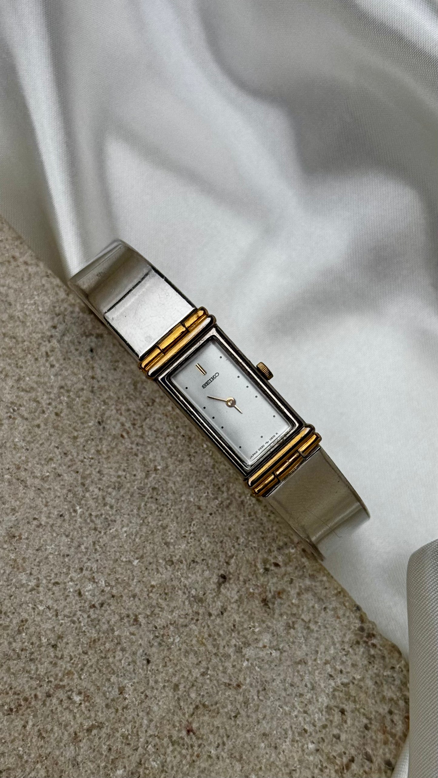 Super Rare Seiko Vintage Bangle Tank Watch 1996