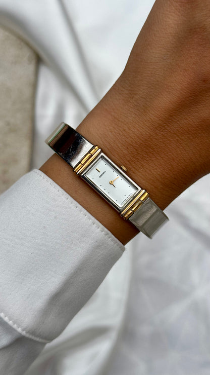 Super Rare Seiko Vintage Bangle Tank Watch 1996