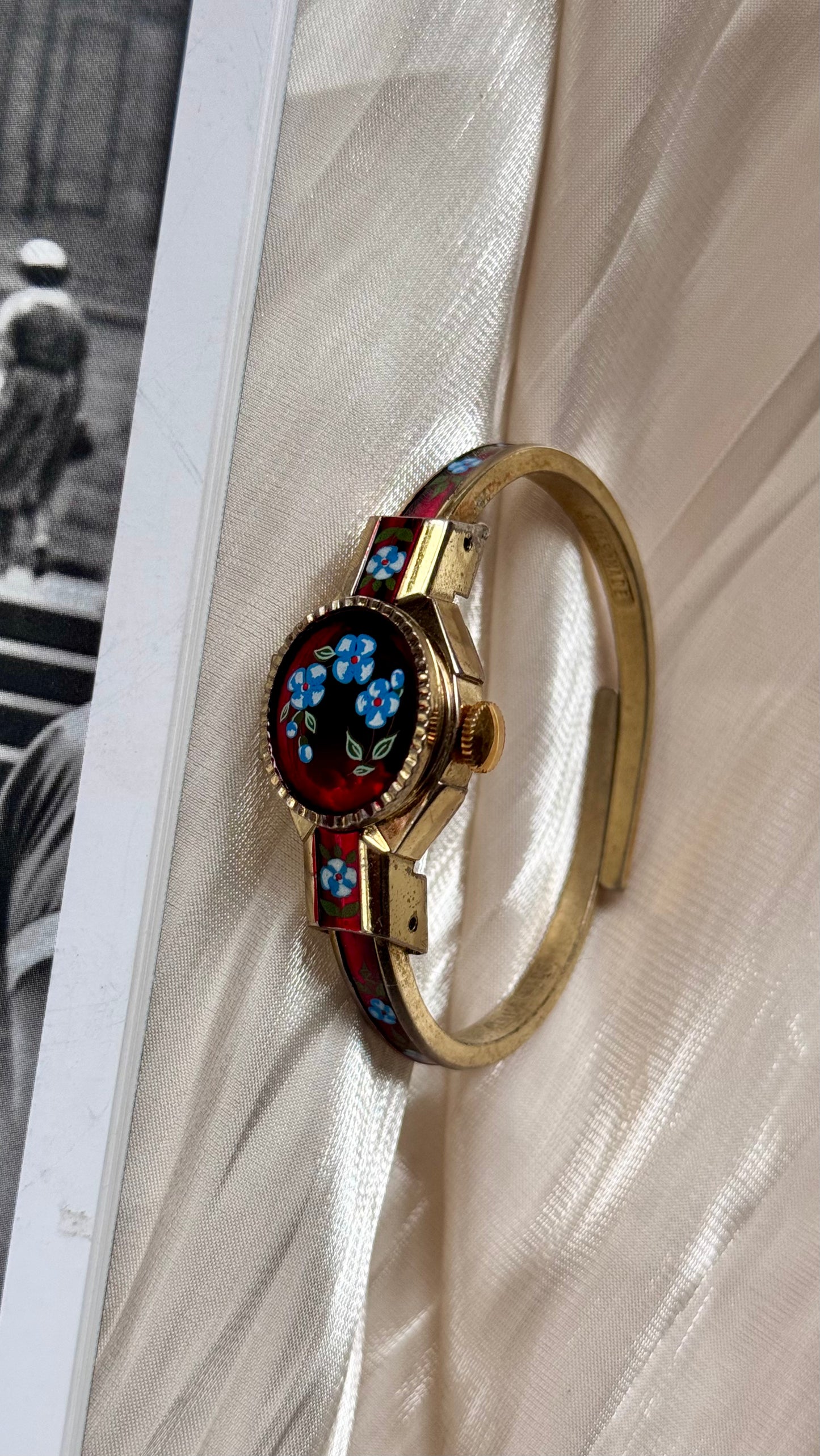 Lucerne Peekaboo vintage watch
