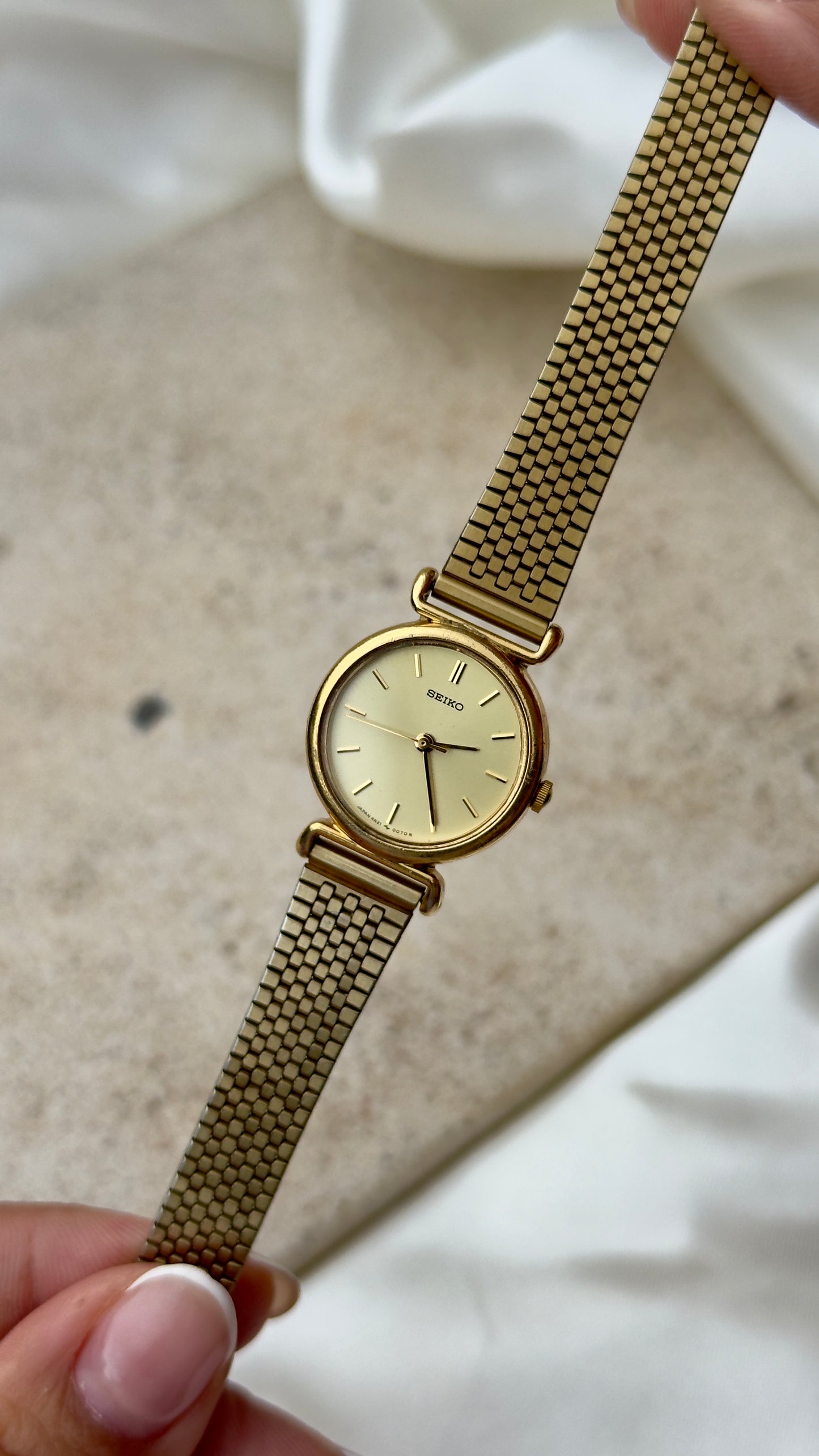 Seiko Mesh Bracelet Vintage Watch 1995 - Champagne Dial