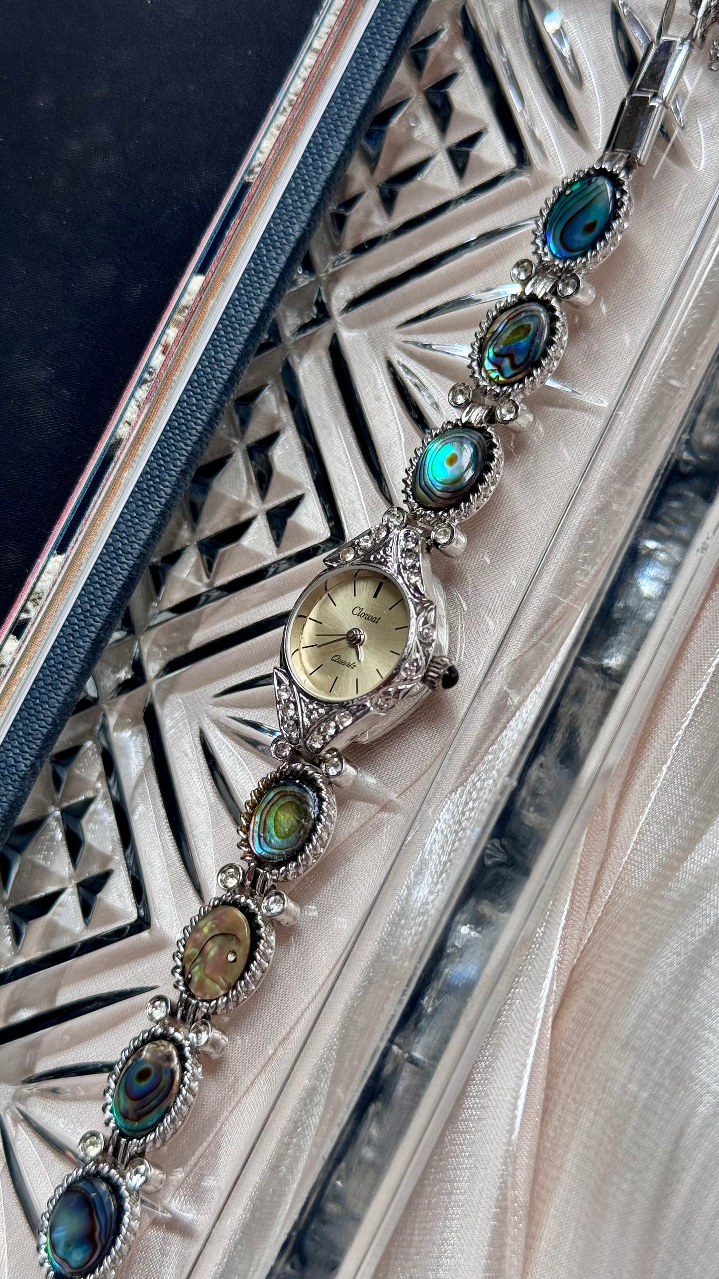 Clovat by Seiko vintage watch - Abalone shell