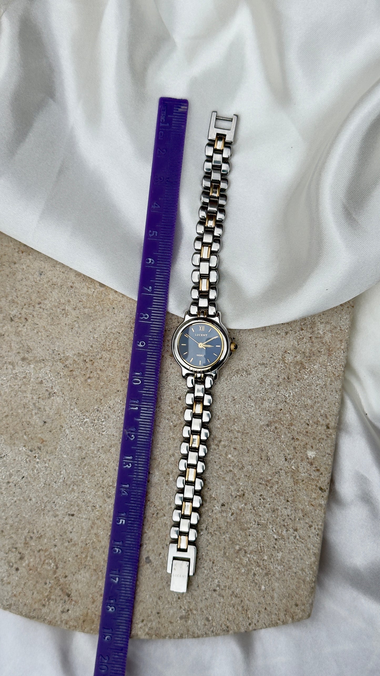 Classic 1992 Seiko Lucent Vintage Watch - Blue Dial