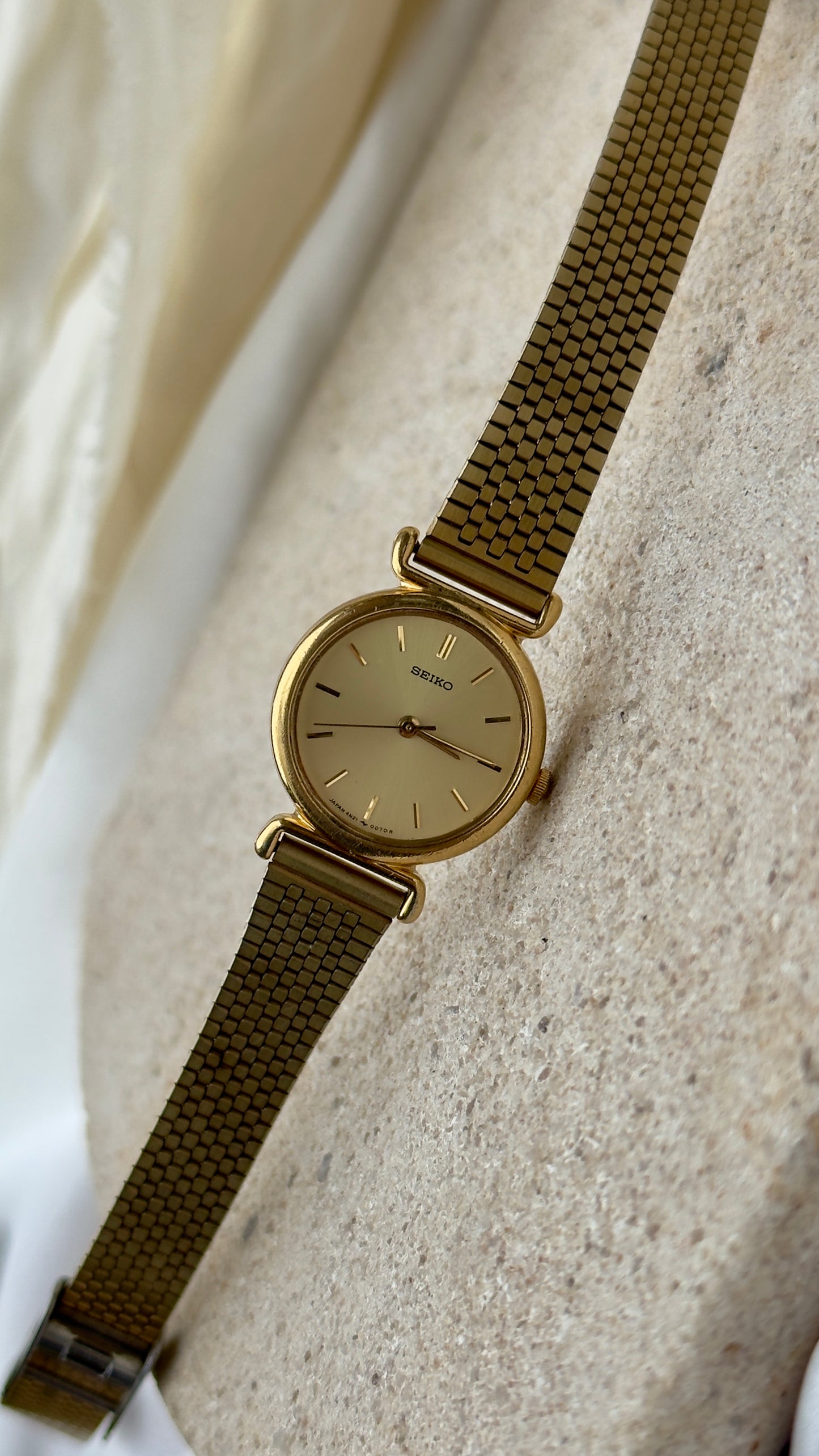 Seiko Mesh Bracelet Vintage Watch 1995 - Champagne Dial