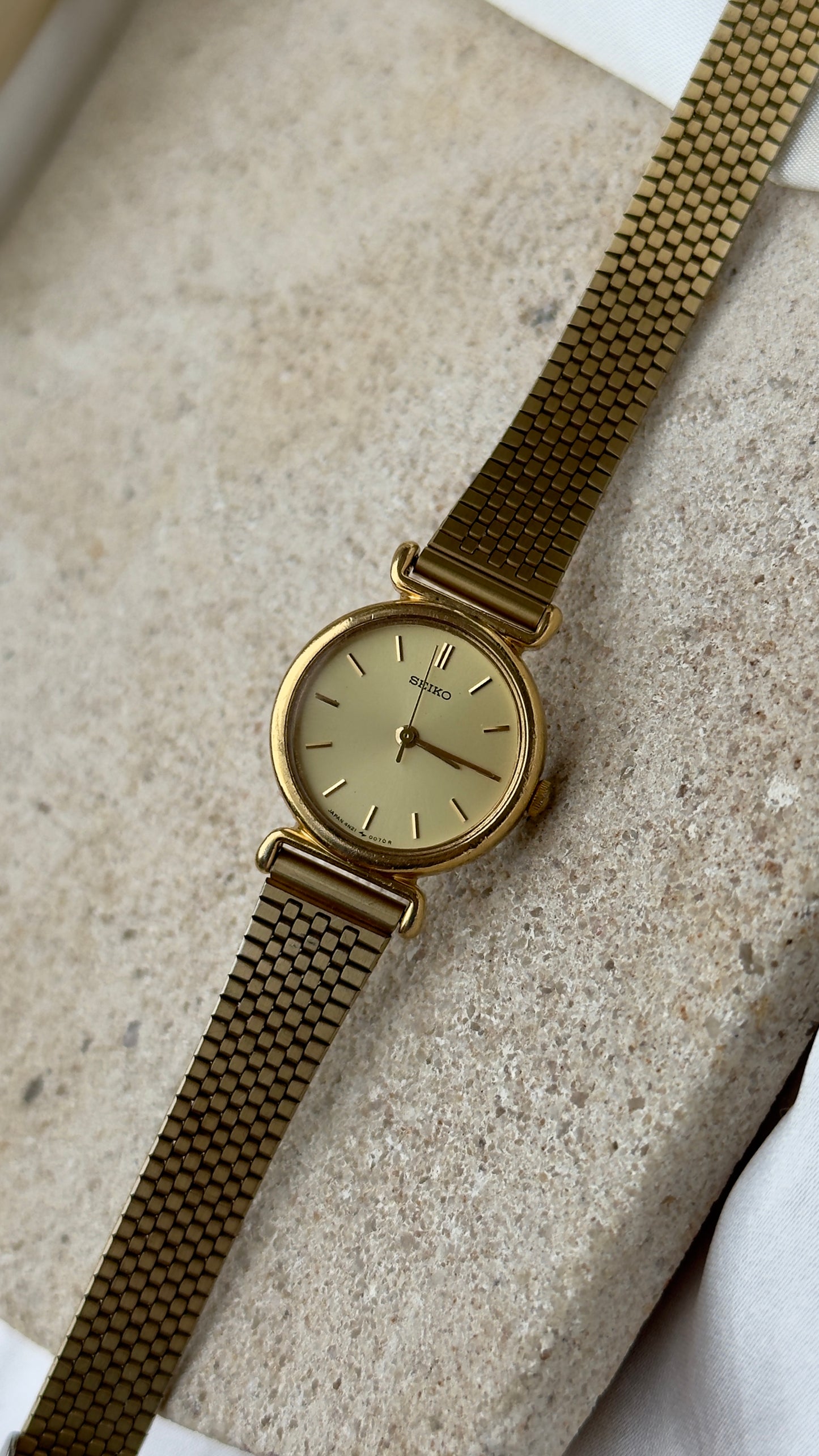 Seiko Mesh Bracelet Vintage Watch 1995 - Champagne Dial