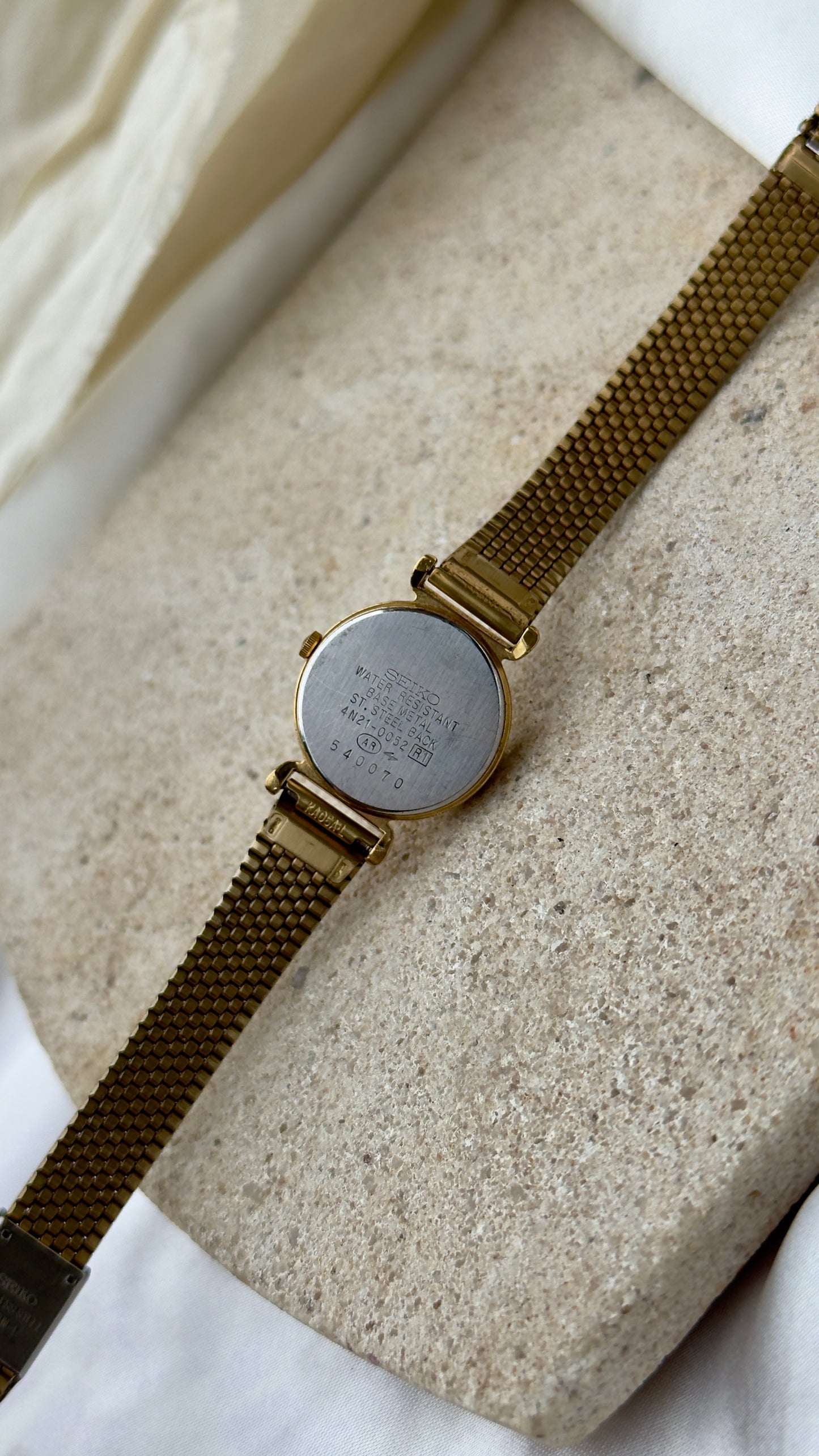 Seiko Mesh Bracelet Vintage Watch 1995 - Champagne Dial