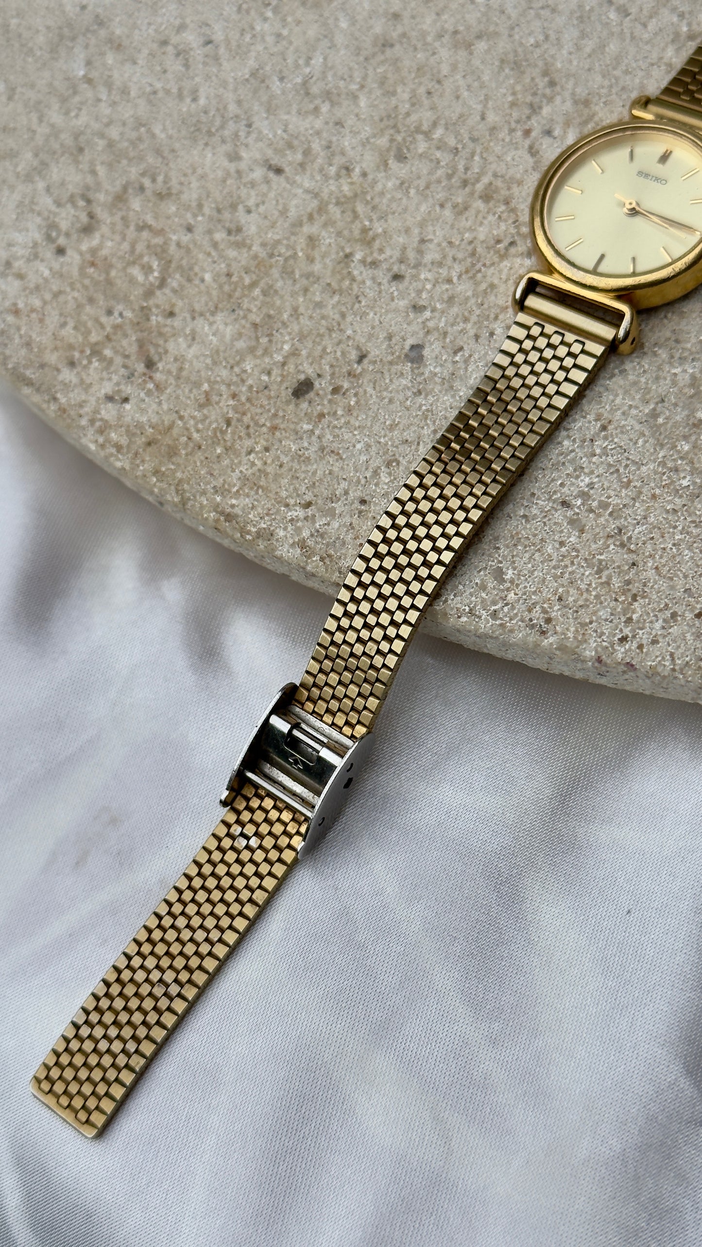 Seiko Mesh Bracelet Vintage Watch 1995 - Champagne Dial
