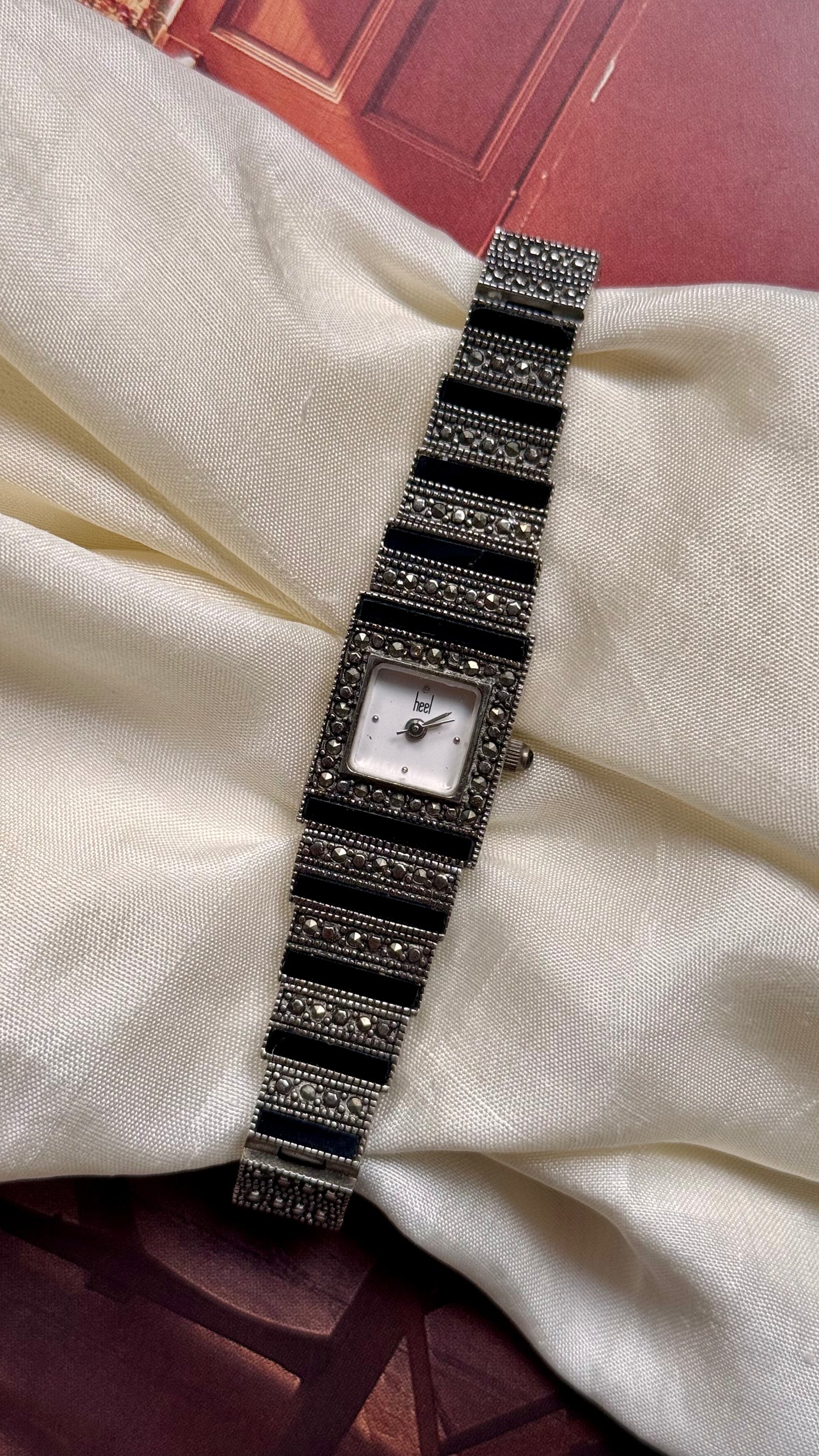 Heel Vintage Watch - Onyx with Marcasite