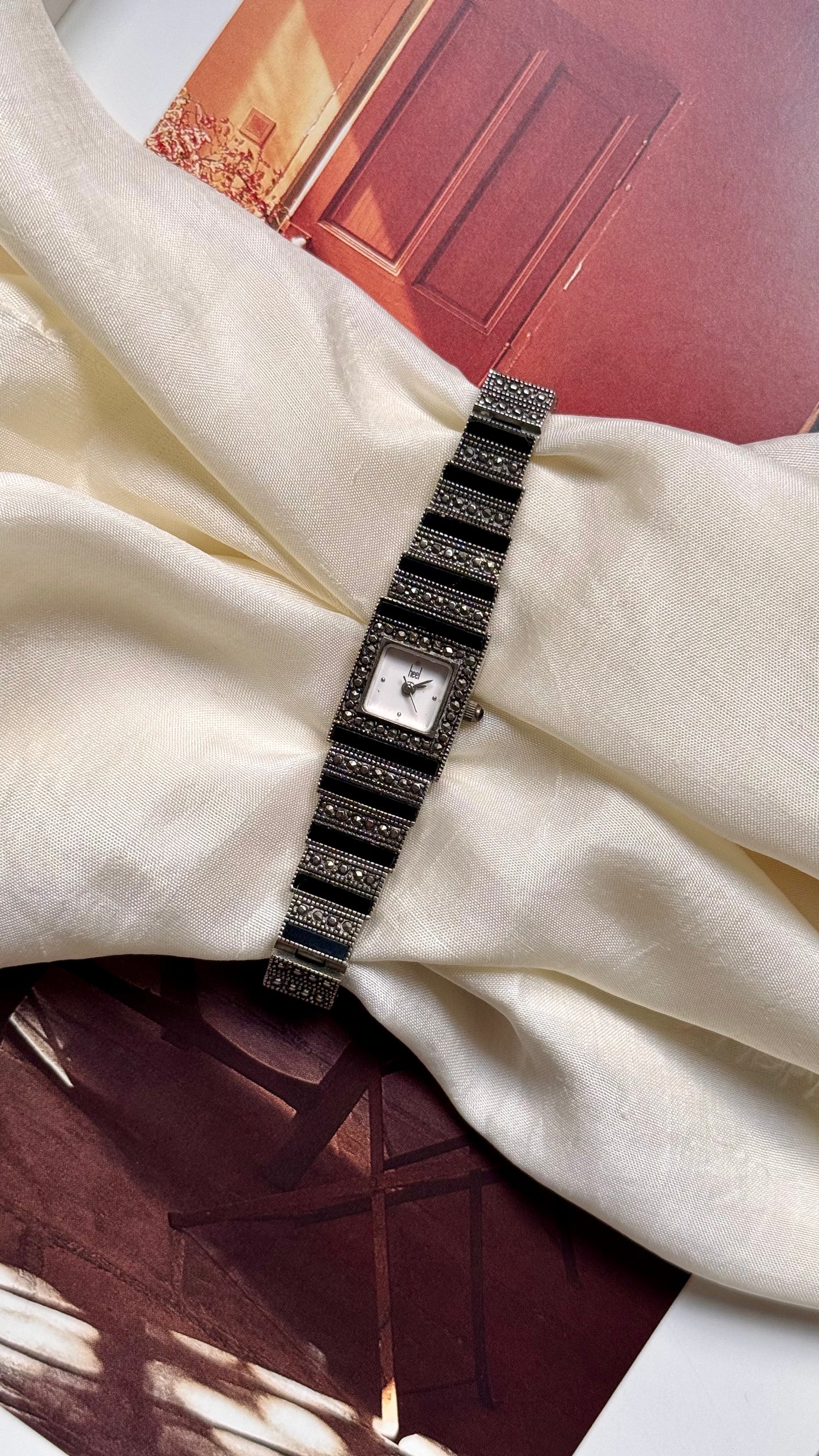 Heel Vintage Watch - Onyx with Marcasite