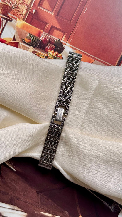 Heel Vintage Watch - Onyx with Marcasite