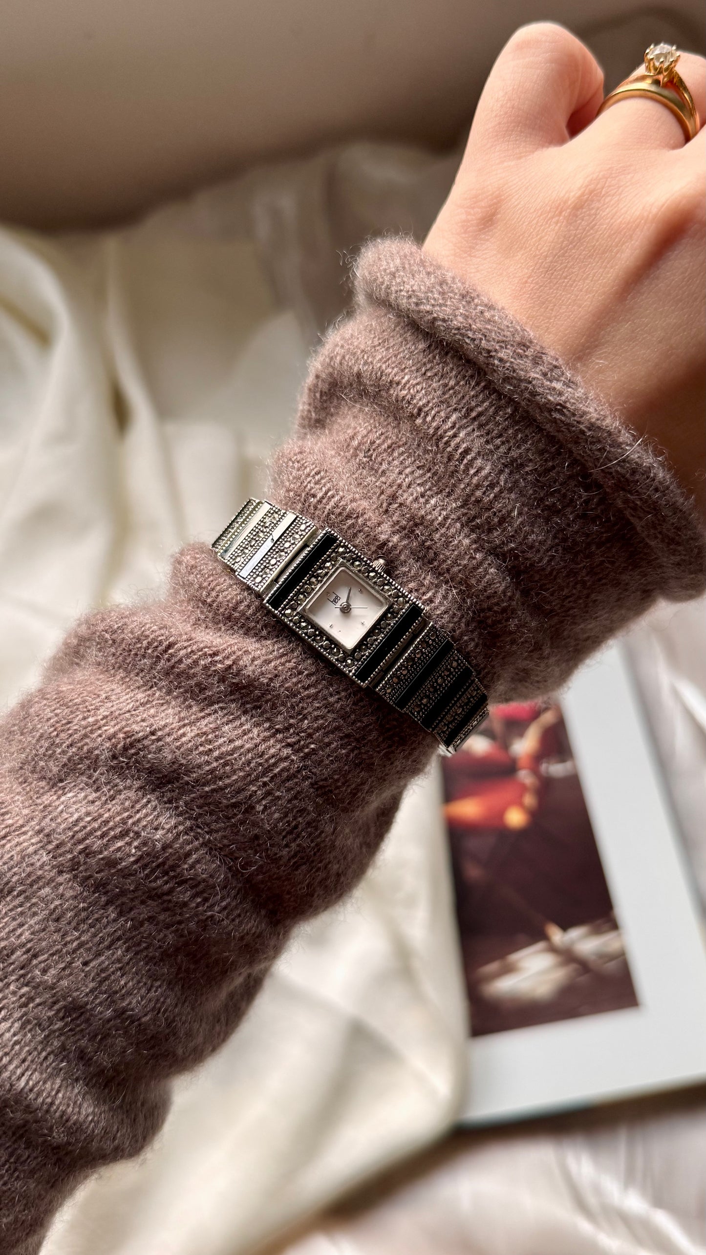 Heel Vintage Watch - Onyx with Marcasite