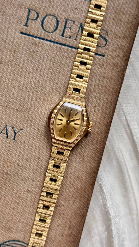 Avia Vintage Watch - Manual Wind