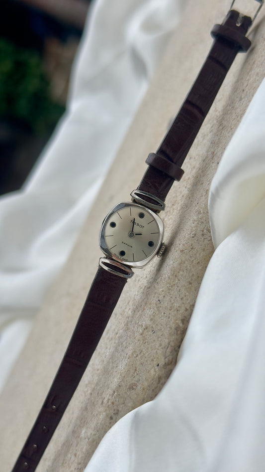 Near Mint - Tissot Saphir Ladies Watch - Original buckle with handmade leather