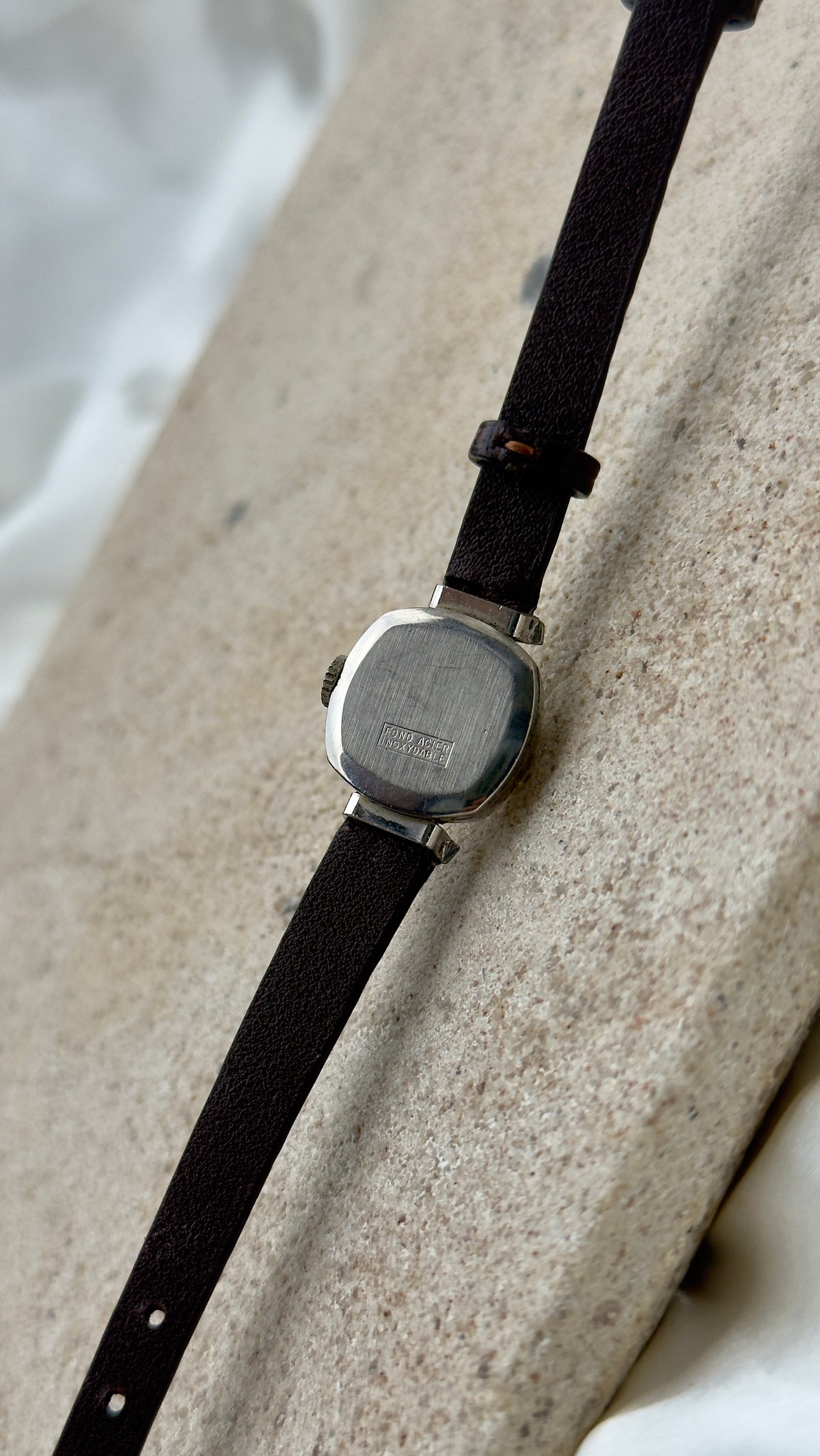 Near Mint - Tissot Saphir Ladies Watch - Original buckle with handmade leather
