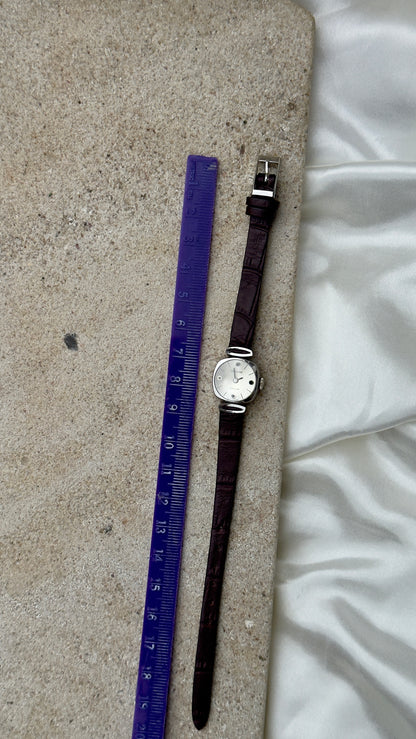 Near Mint - Tissot Saphir Ladies Watch - Original buckle with handmade leather