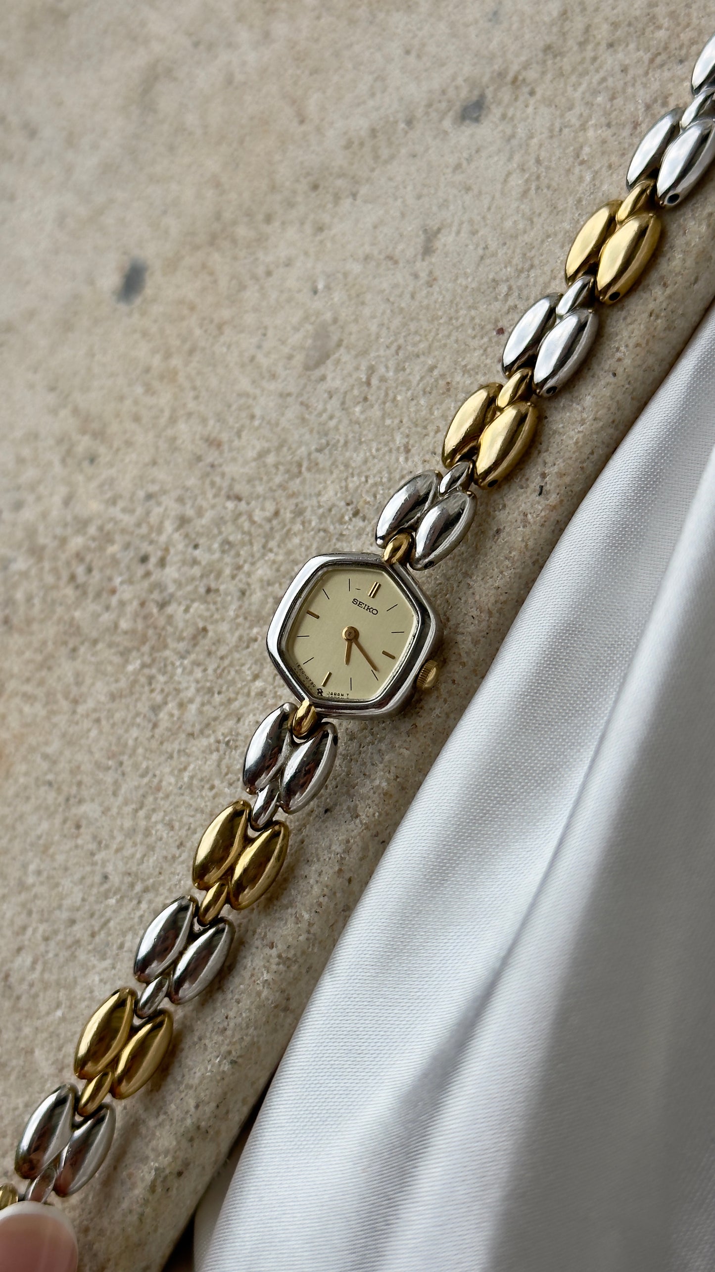 1995 Seiko Art Deco vintage watch