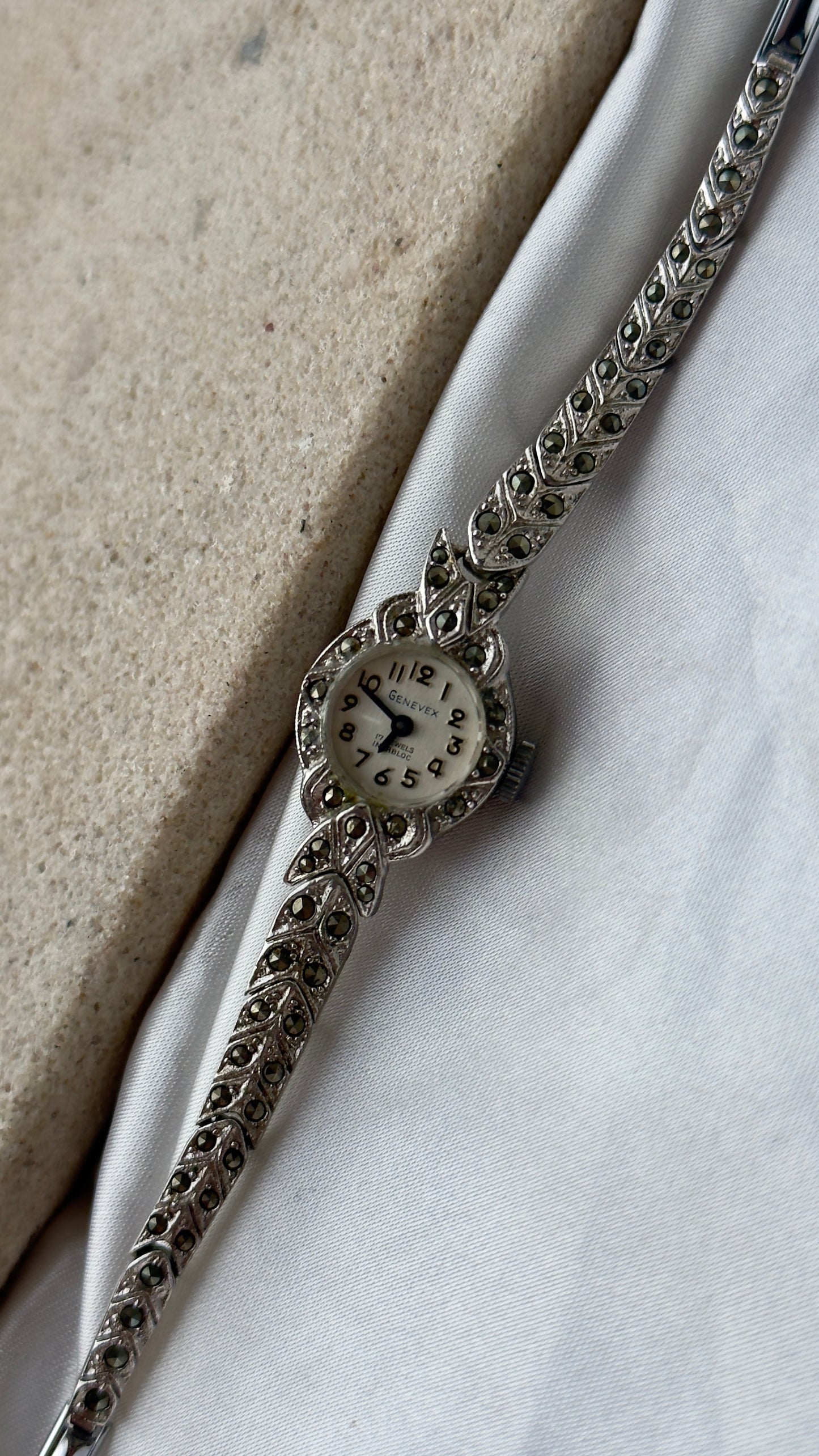 Genevex Incabloc Vintage Watch 1970s - Manual Wind