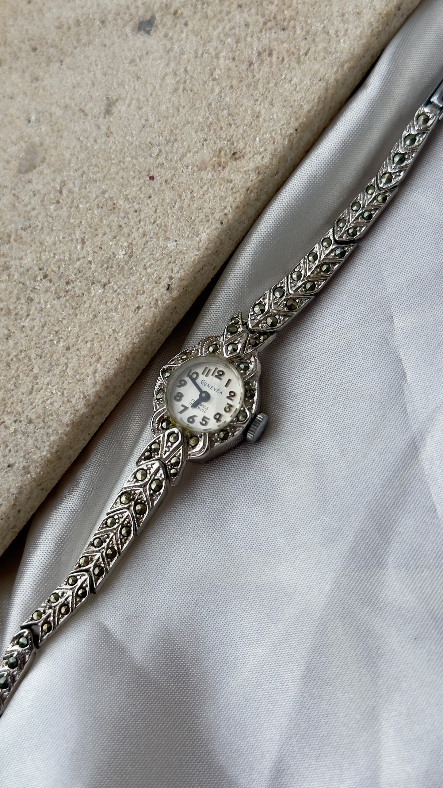 Genevex Incabloc Vintage Watch 1970s - Manual Wind