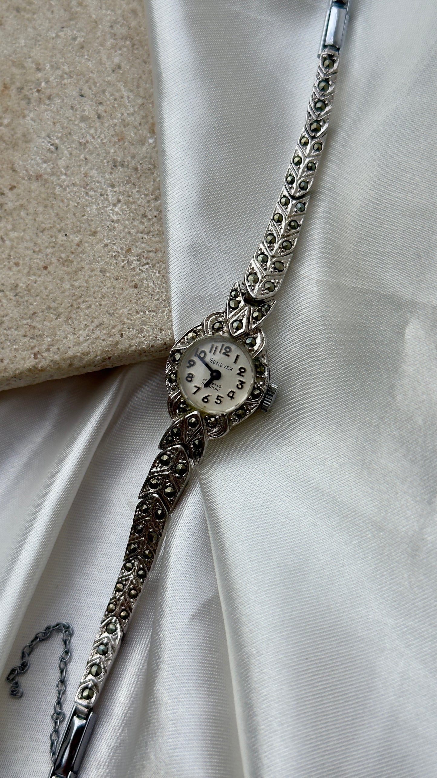 Genevex Incabloc Vintage Watch 1970s - Manual Wind