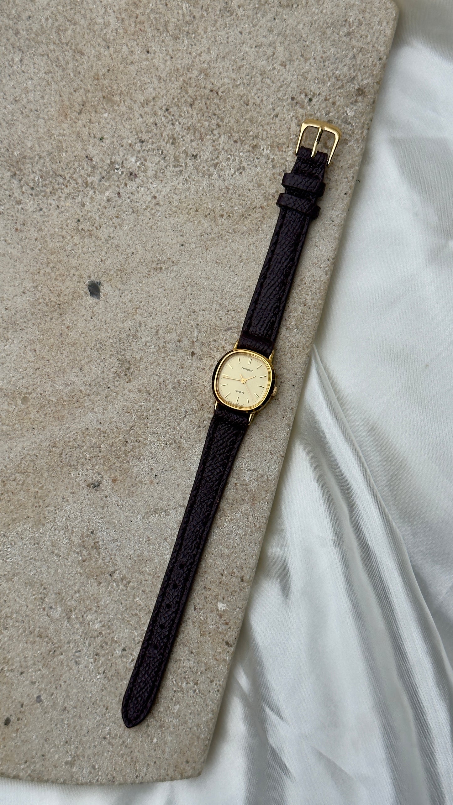 ORIENT Vintage Watch 1980s - cushioned case, gold plated, handmade leather