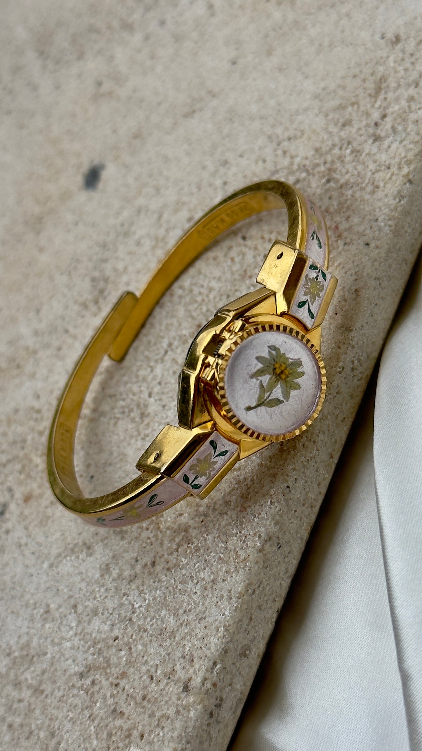 Hanowa Peekaboo vintage watch