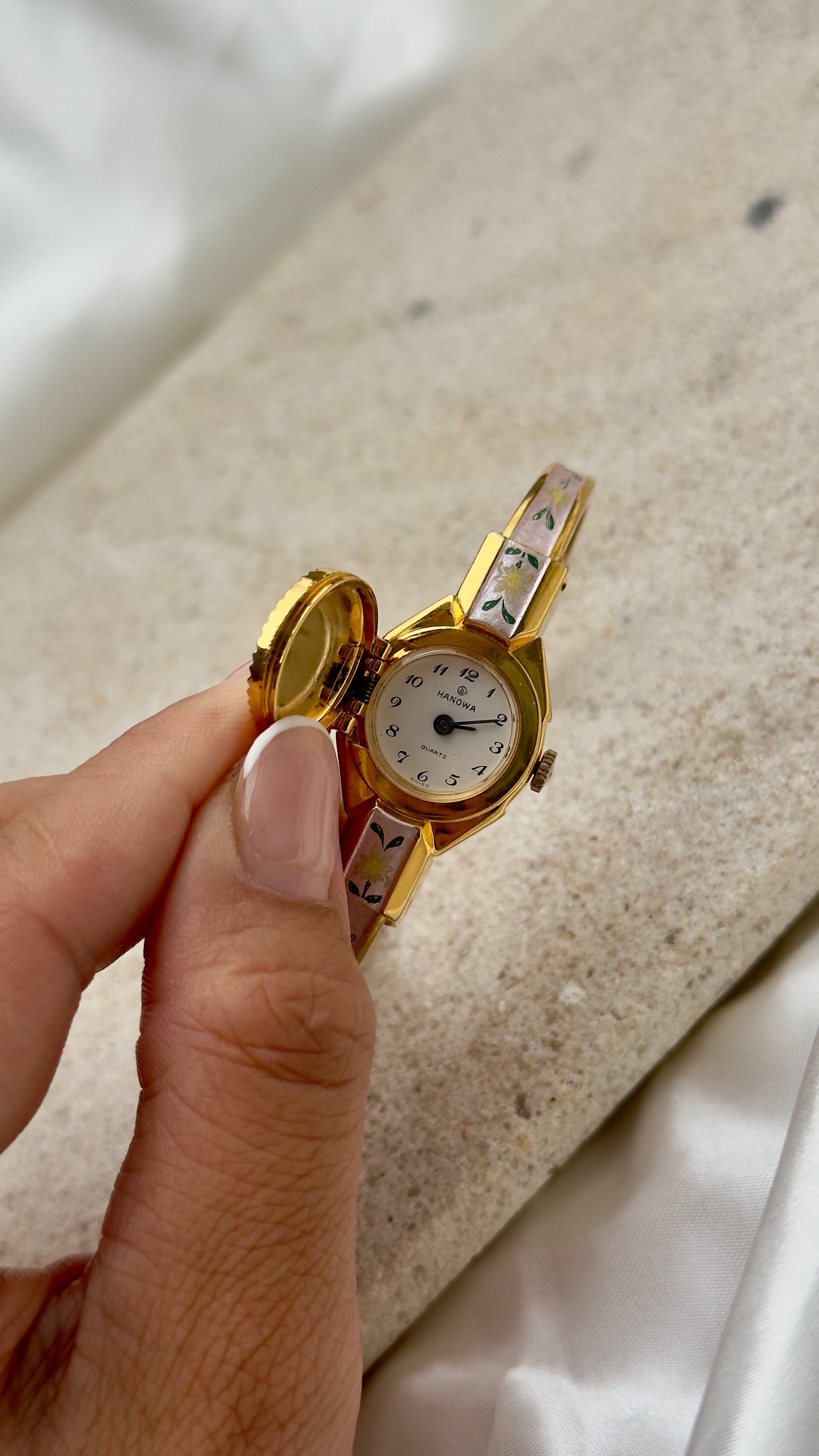 Hanowa Peekaboo vintage watch
