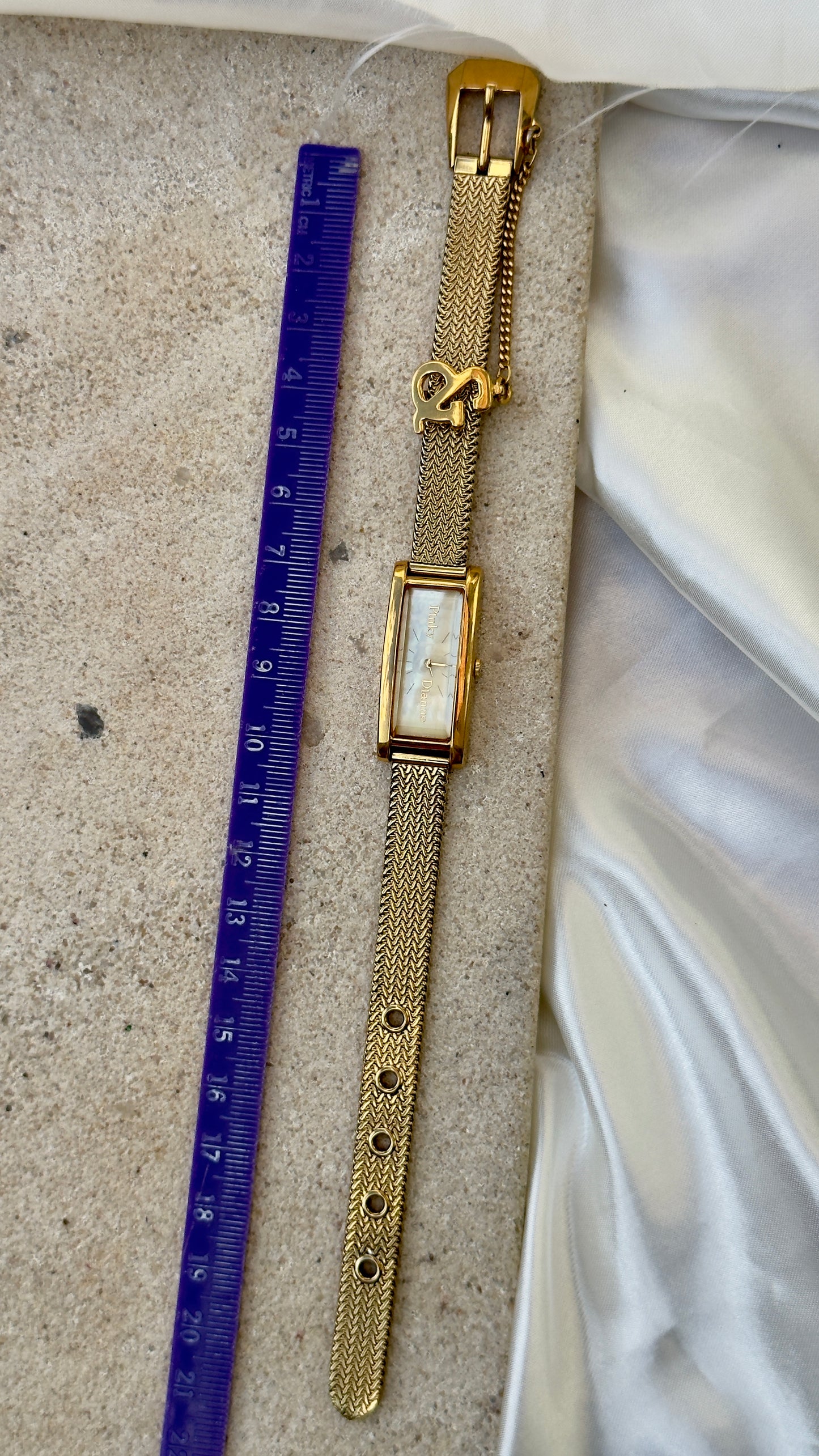Pinky&Dianne vintage tank watch