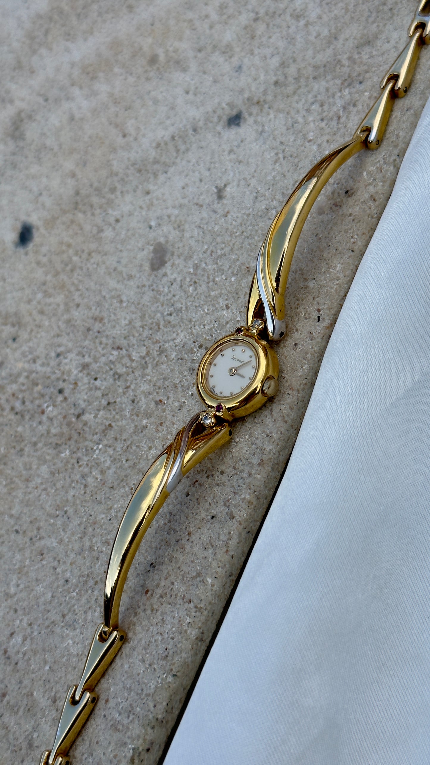 Dana ORIENT Vintage Watch 1990s - Diamonds and Rubies
