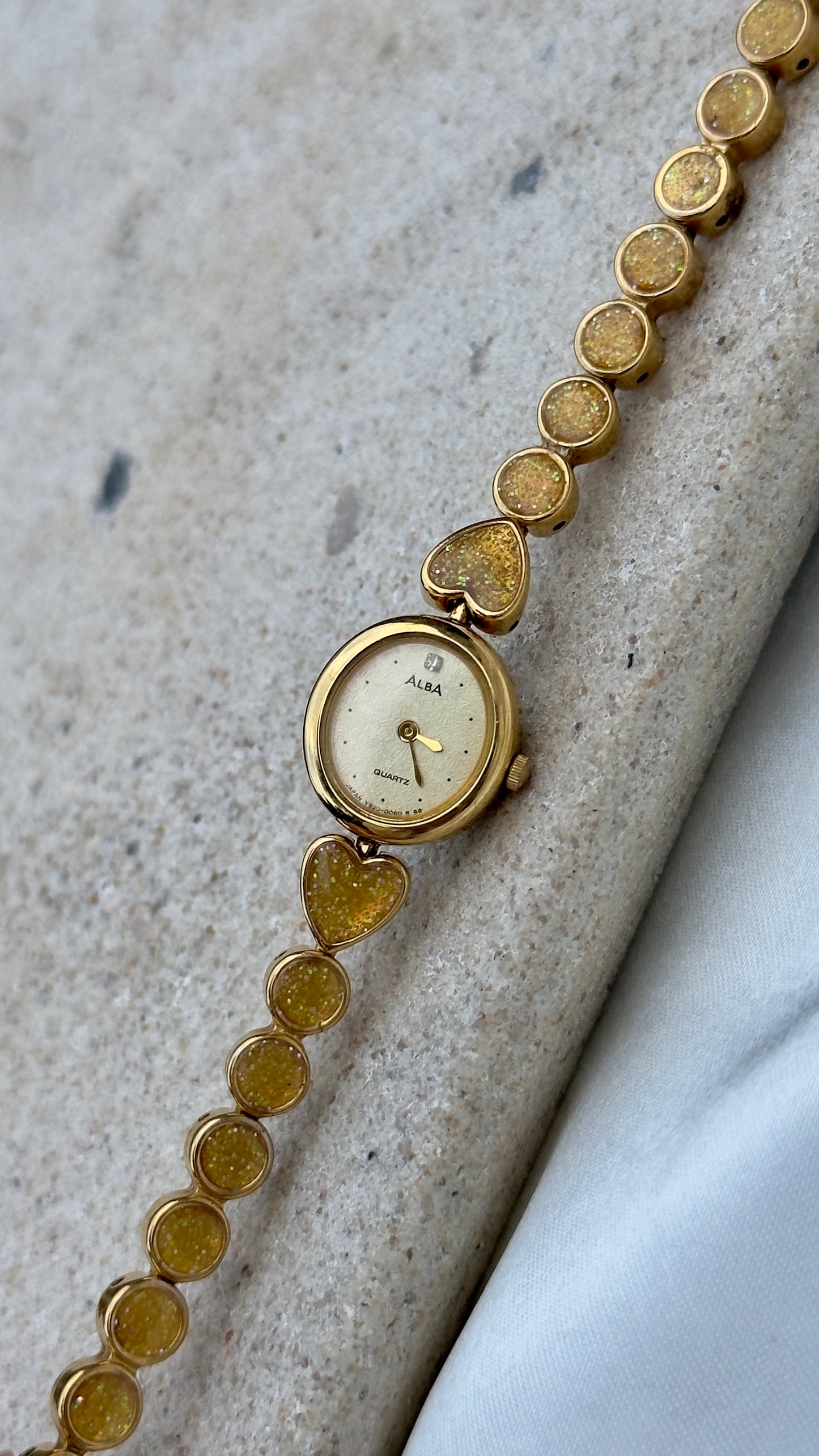 1999 Vintage Seiko Alba Watch - Heart bracelet