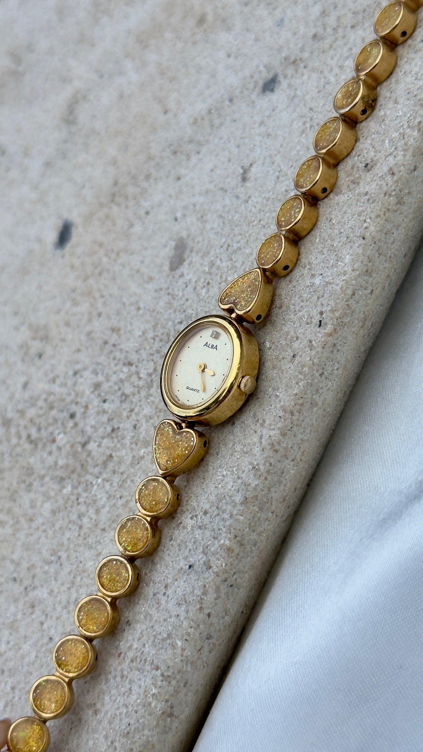 1999 Vintage Seiko Alba Watch - Heart bracelet