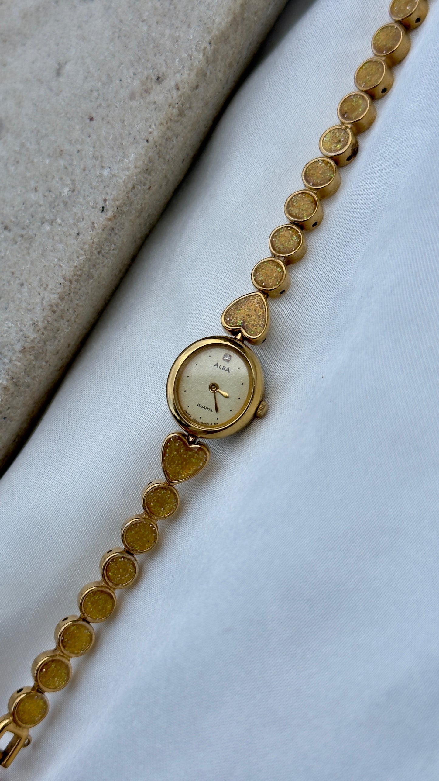 1999 Vintage Seiko Alba Watch - Heart bracelet