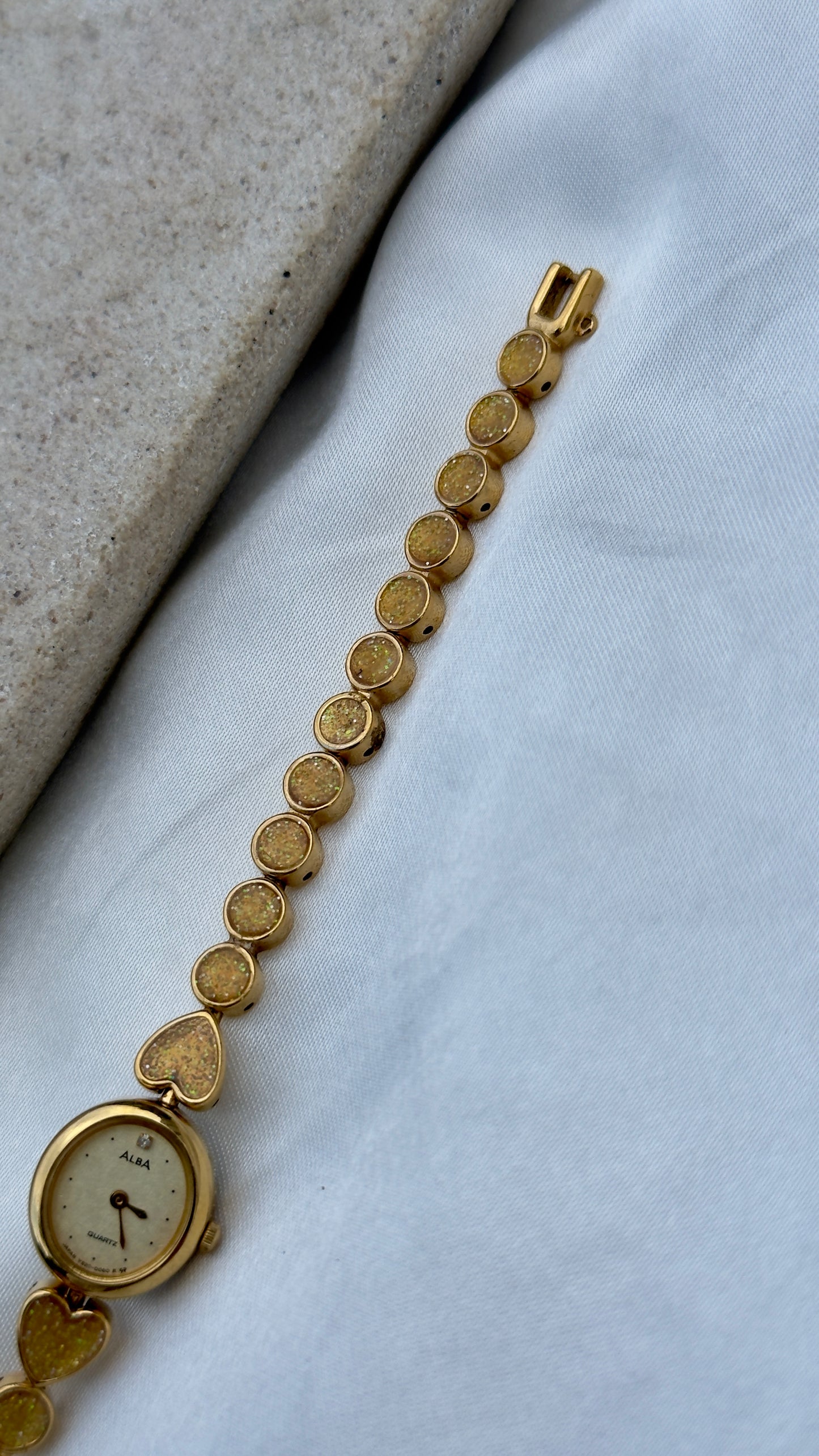 1999 Vintage Seiko Alba Watch - Heart bracelet