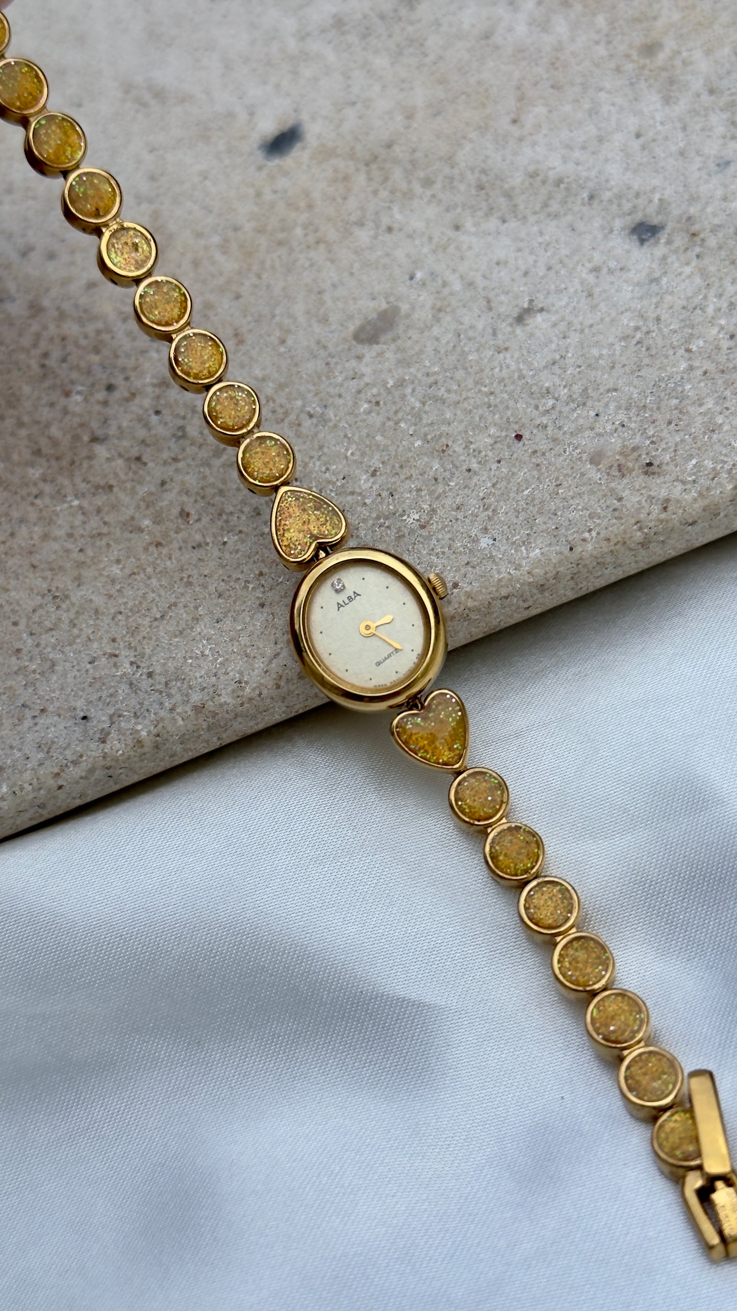 1999 Vintage Seiko Alba Watch - Heart bracelet