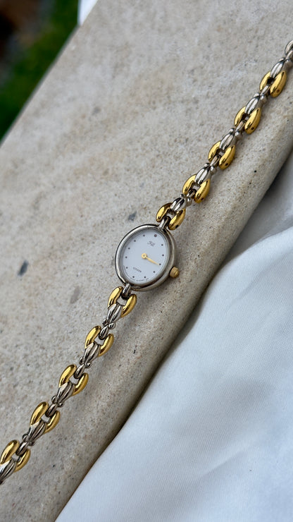 Citizen Fill Vintage Watch 1994 - Oval dial with dainty bracelet