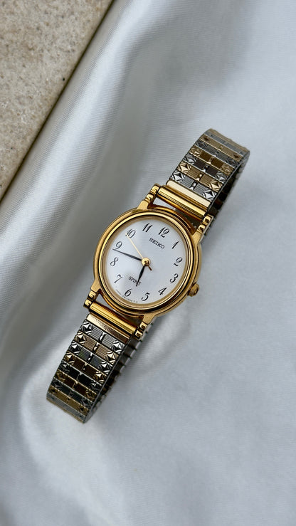 Seiko Spirit Vintage Watch 1996 - Oval Stepped Case  Black Dial with duo tone stretch band