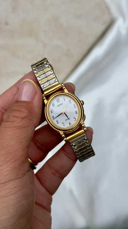 Seiko Spirit Vintage Watch 1996 - Oval Stepped Case  Black Dial with duo tone stretch band