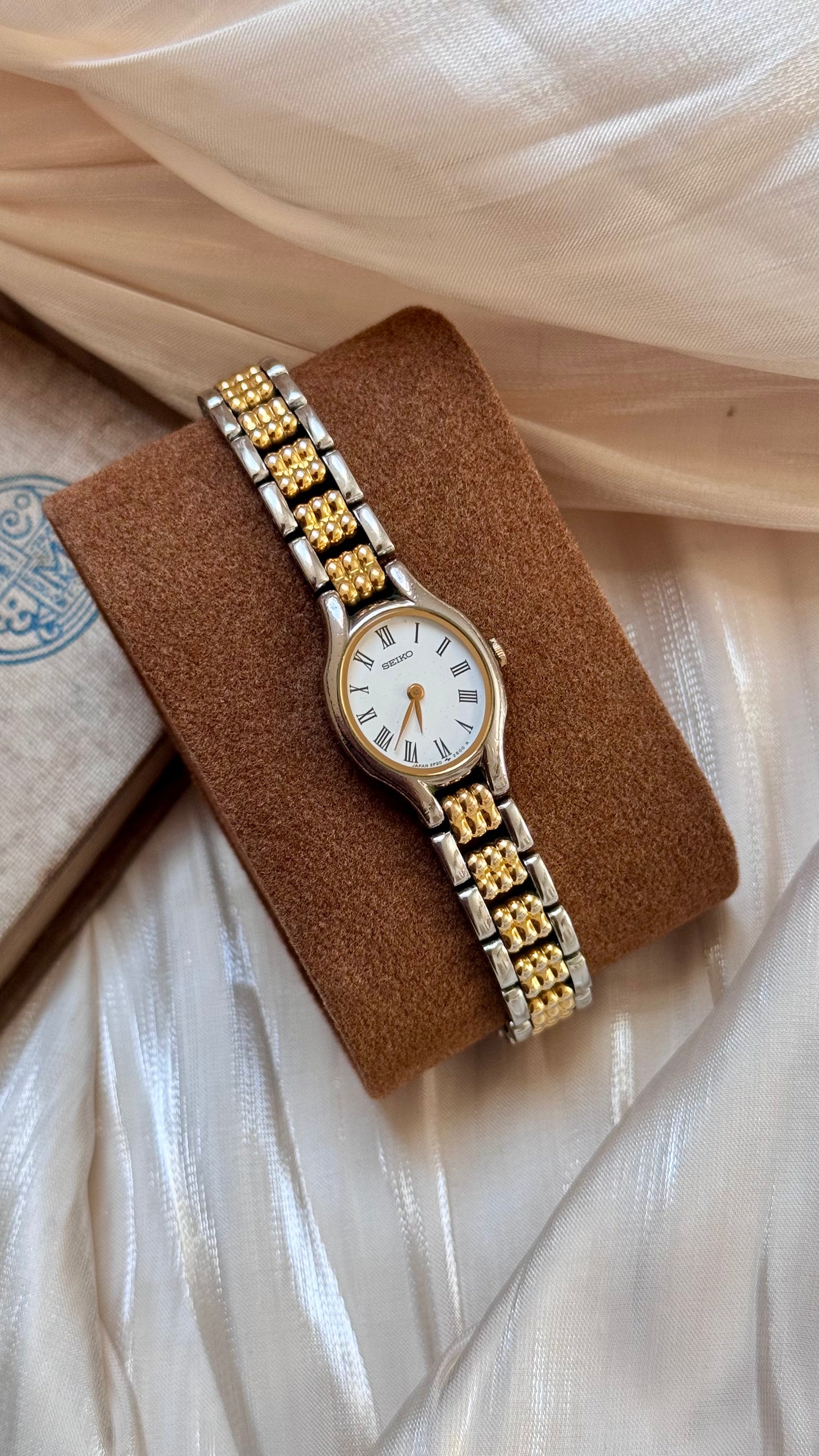 2000 Vintage Seiko Watch - Oval Dial