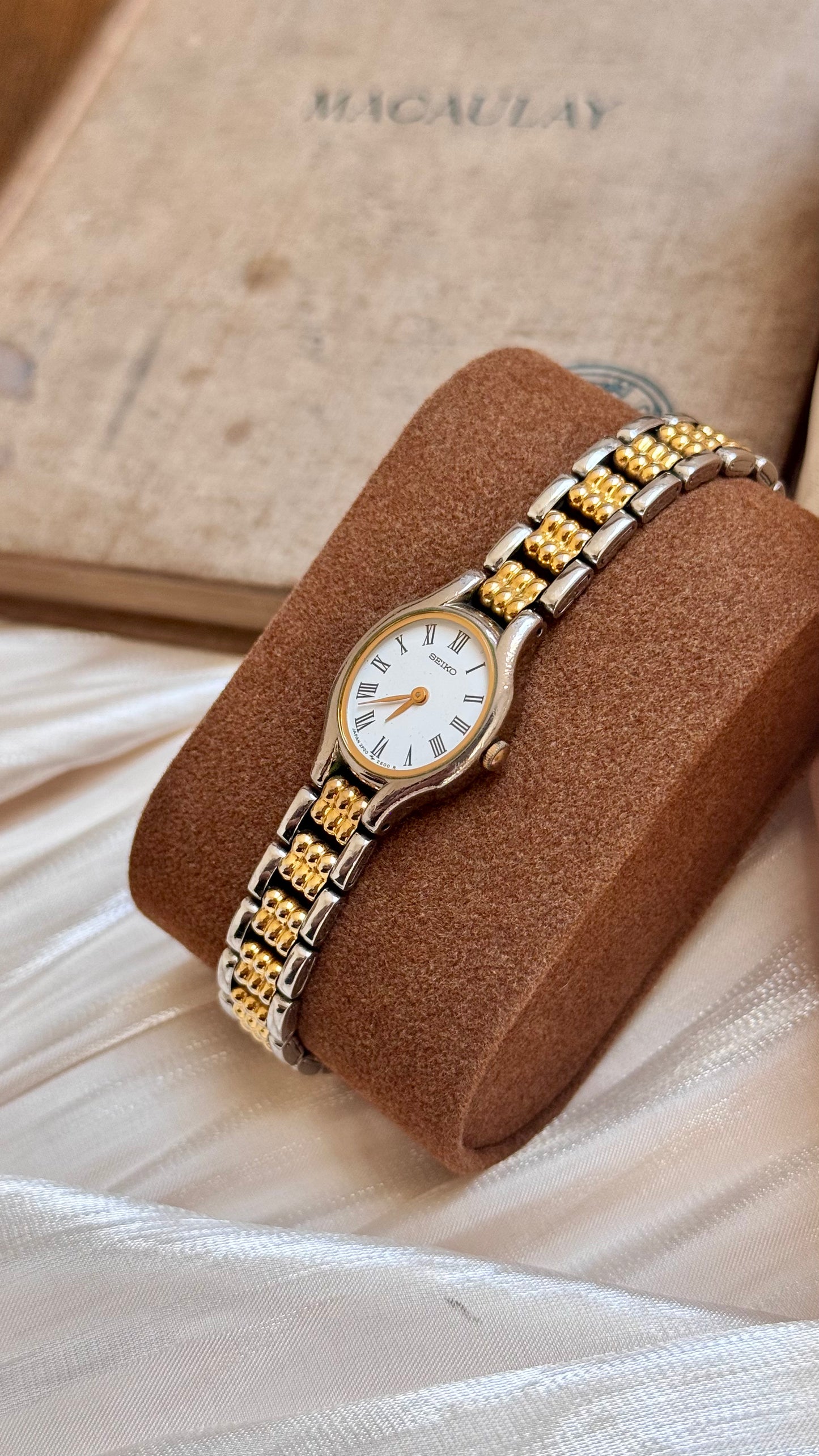 2000 Vintage Seiko Watch - Oval Dial