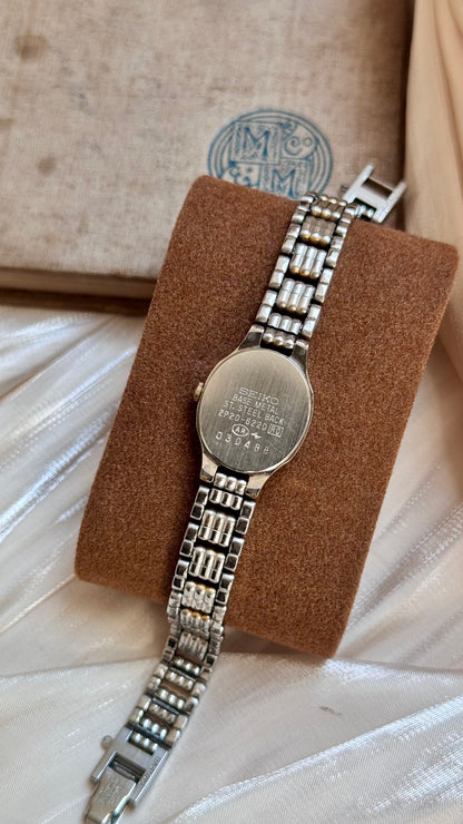 2000 Vintage Seiko Watch - Oval Dial