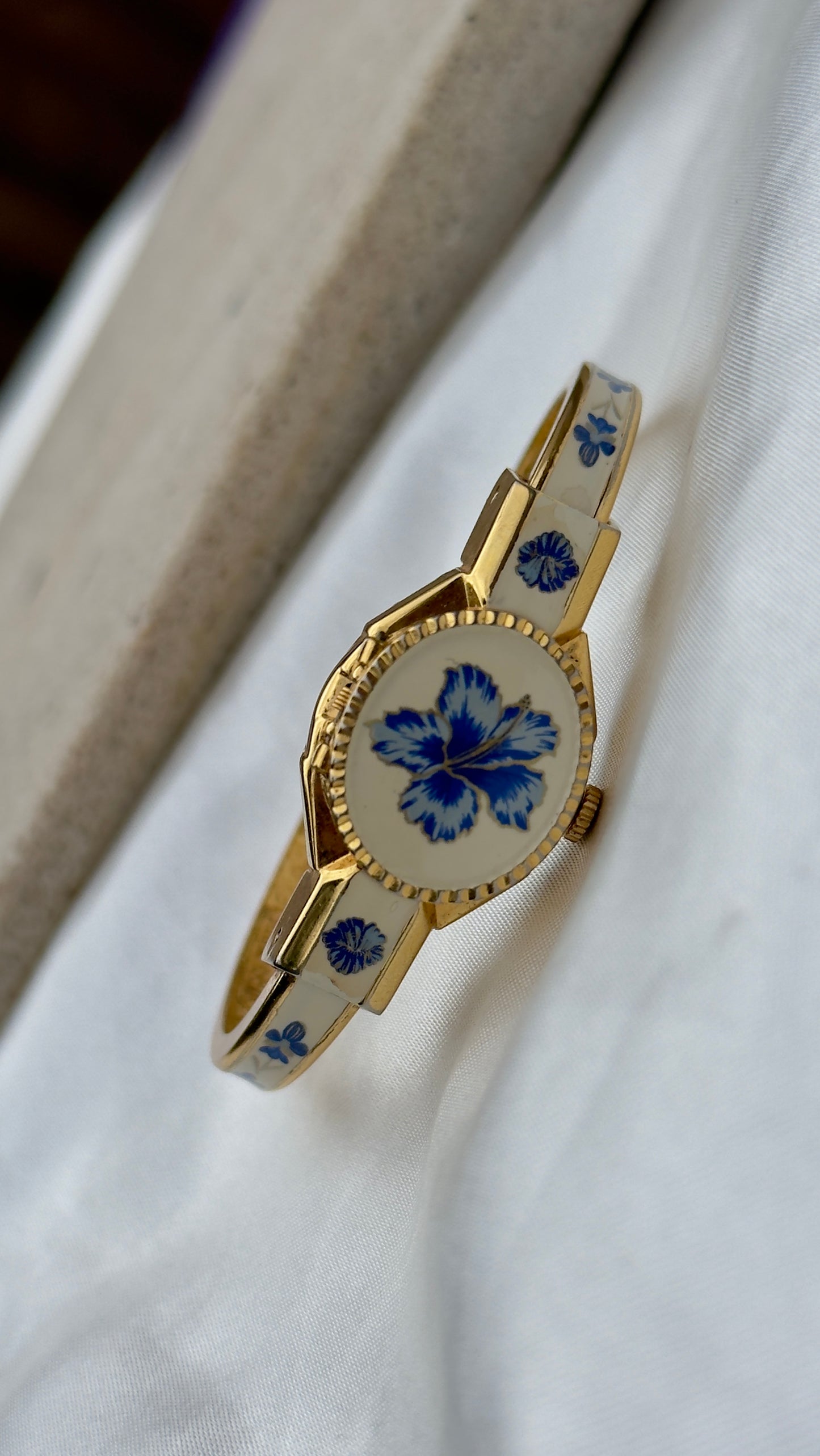 Andre Mouche Peekaboo vintage watch