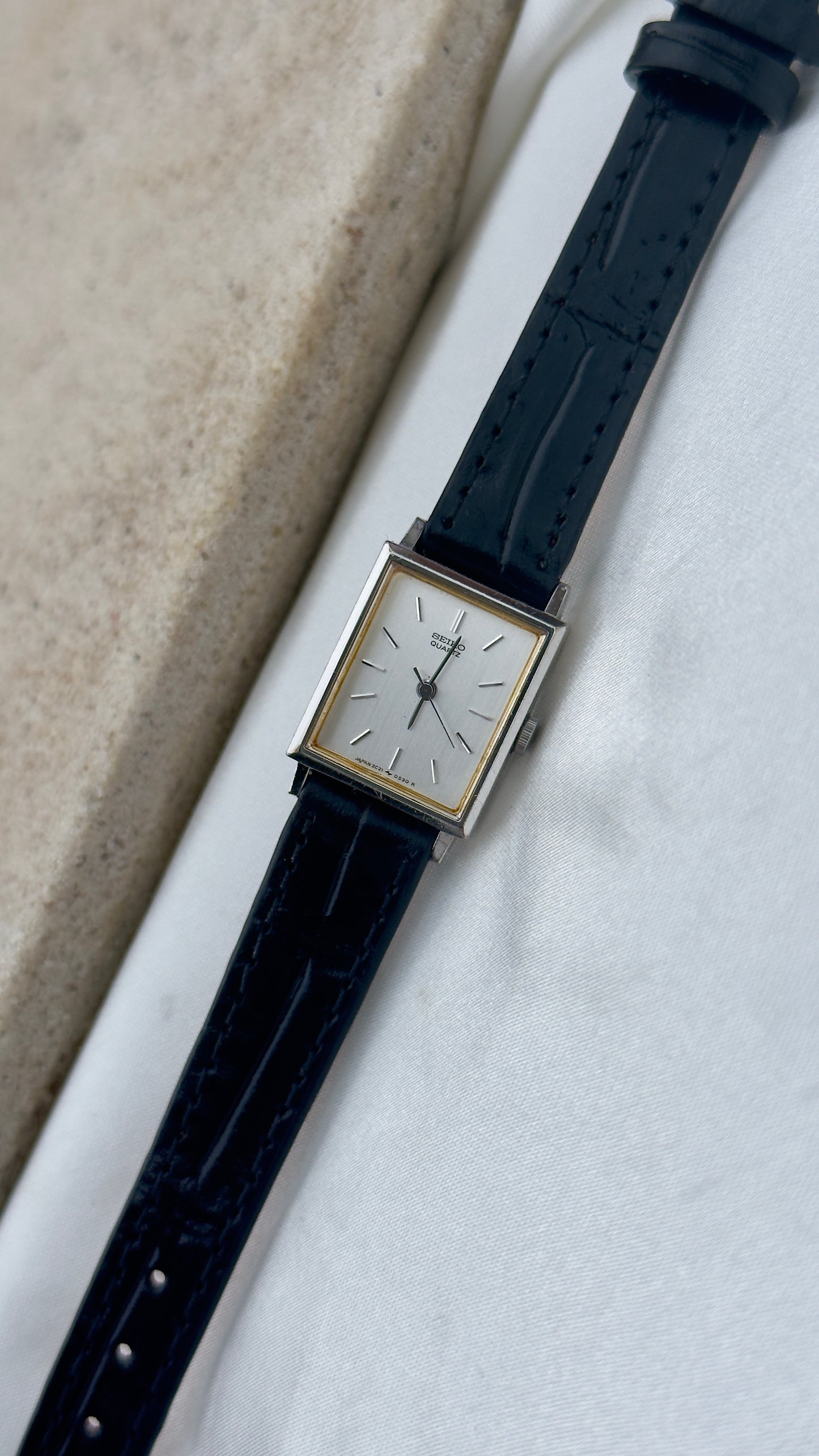 Vintage Seiko Women's Watch 1985 - genuine leather
