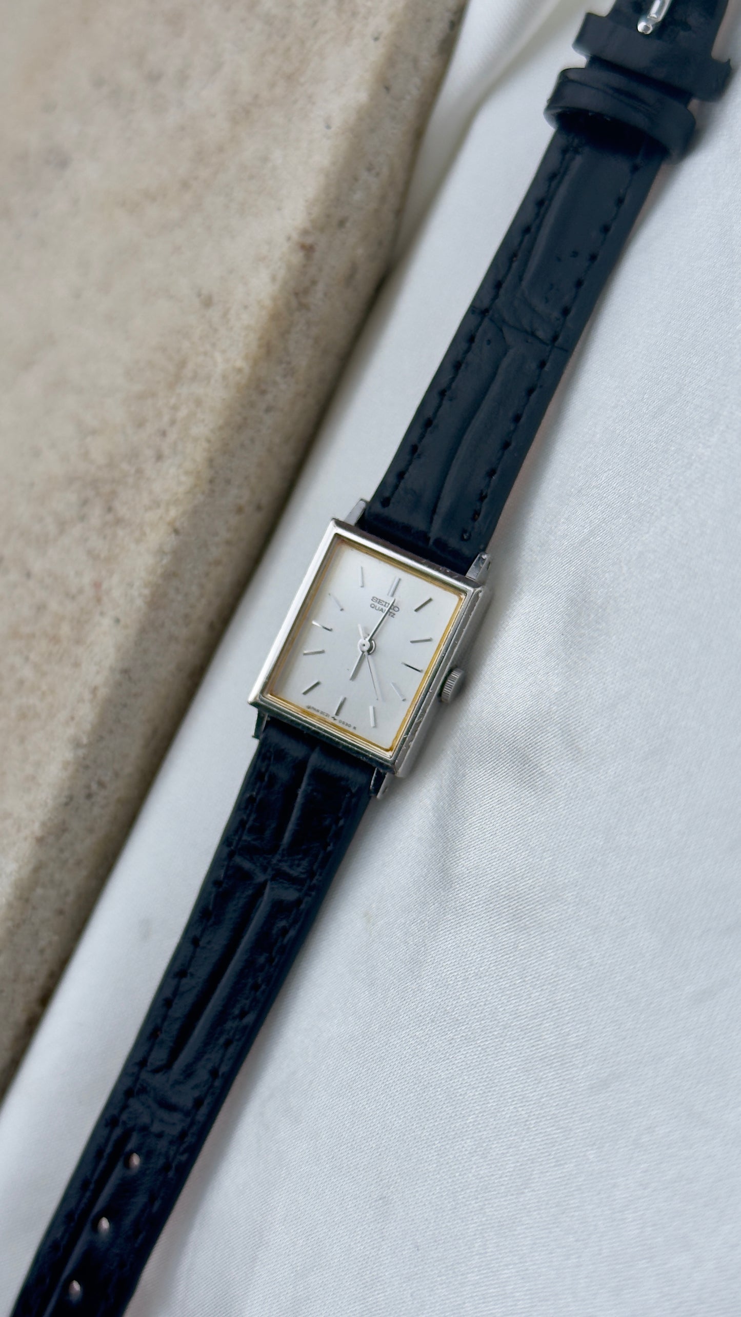 Vintage Seiko Women's Watch 1985 - genuine leather