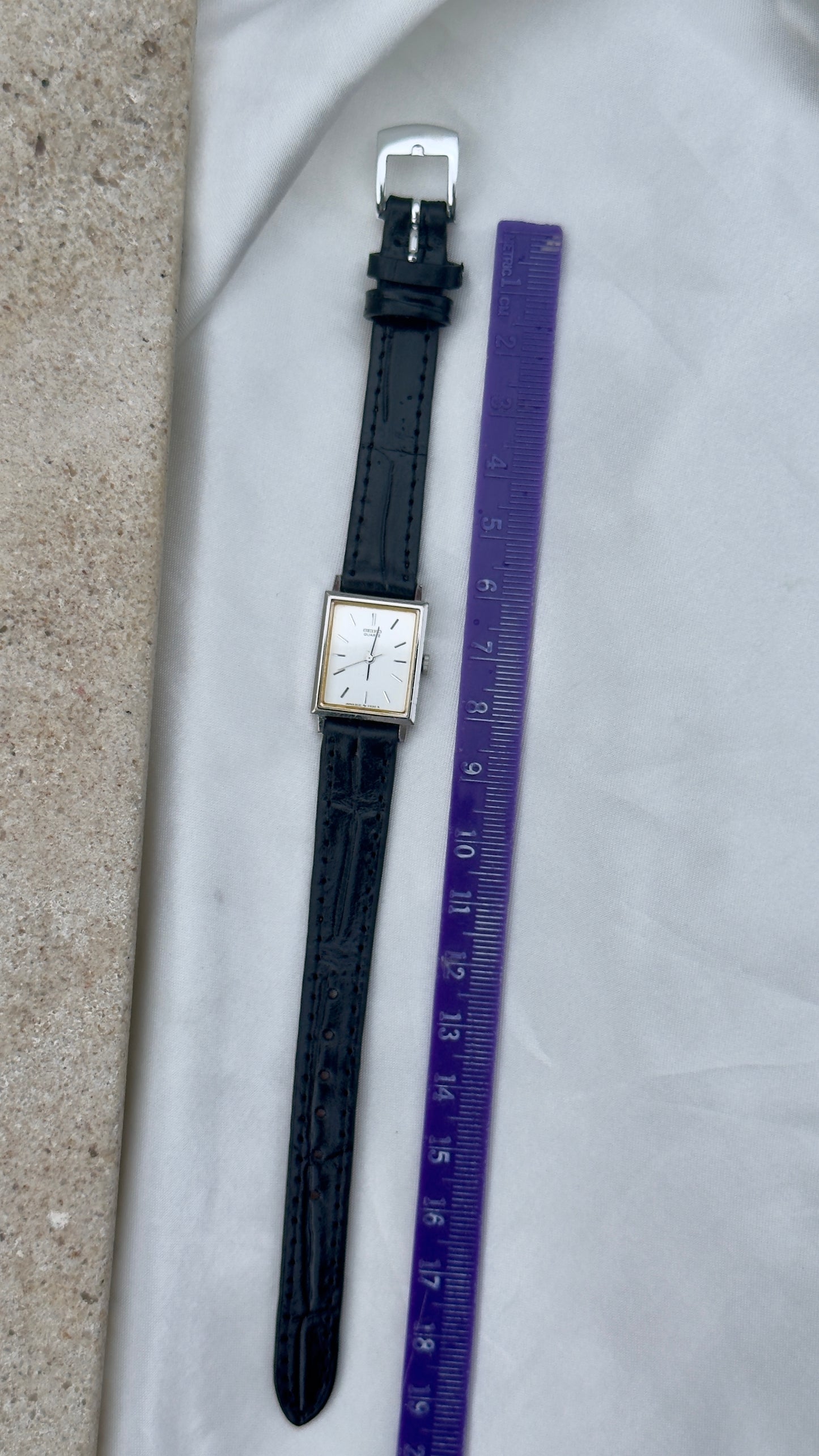 Vintage Seiko Women's Watch 1985 - genuine leather