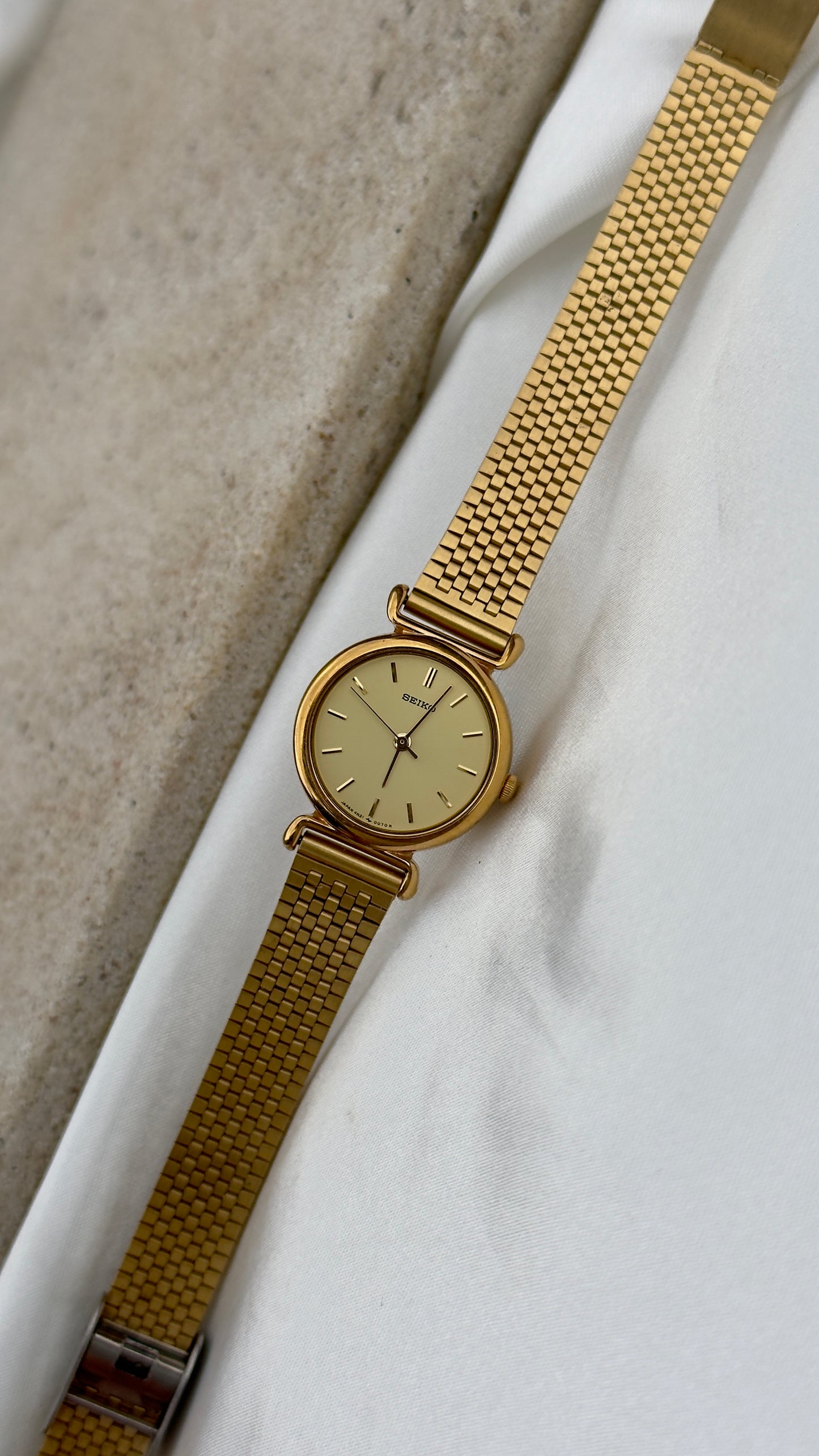 Mint Conditiion Seiko Mesh Bracelet Vintage Watch 1996 - Champagne Dial